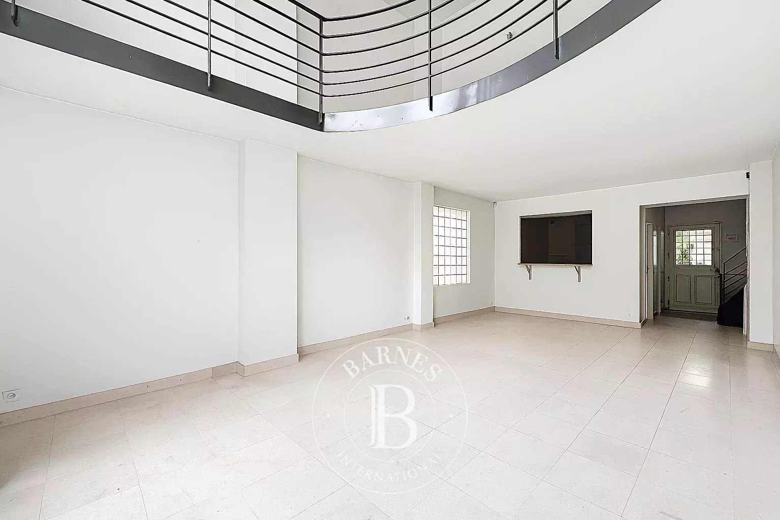 House Neuilly-sur-Seine  -  ref 85995767 (picture 2)