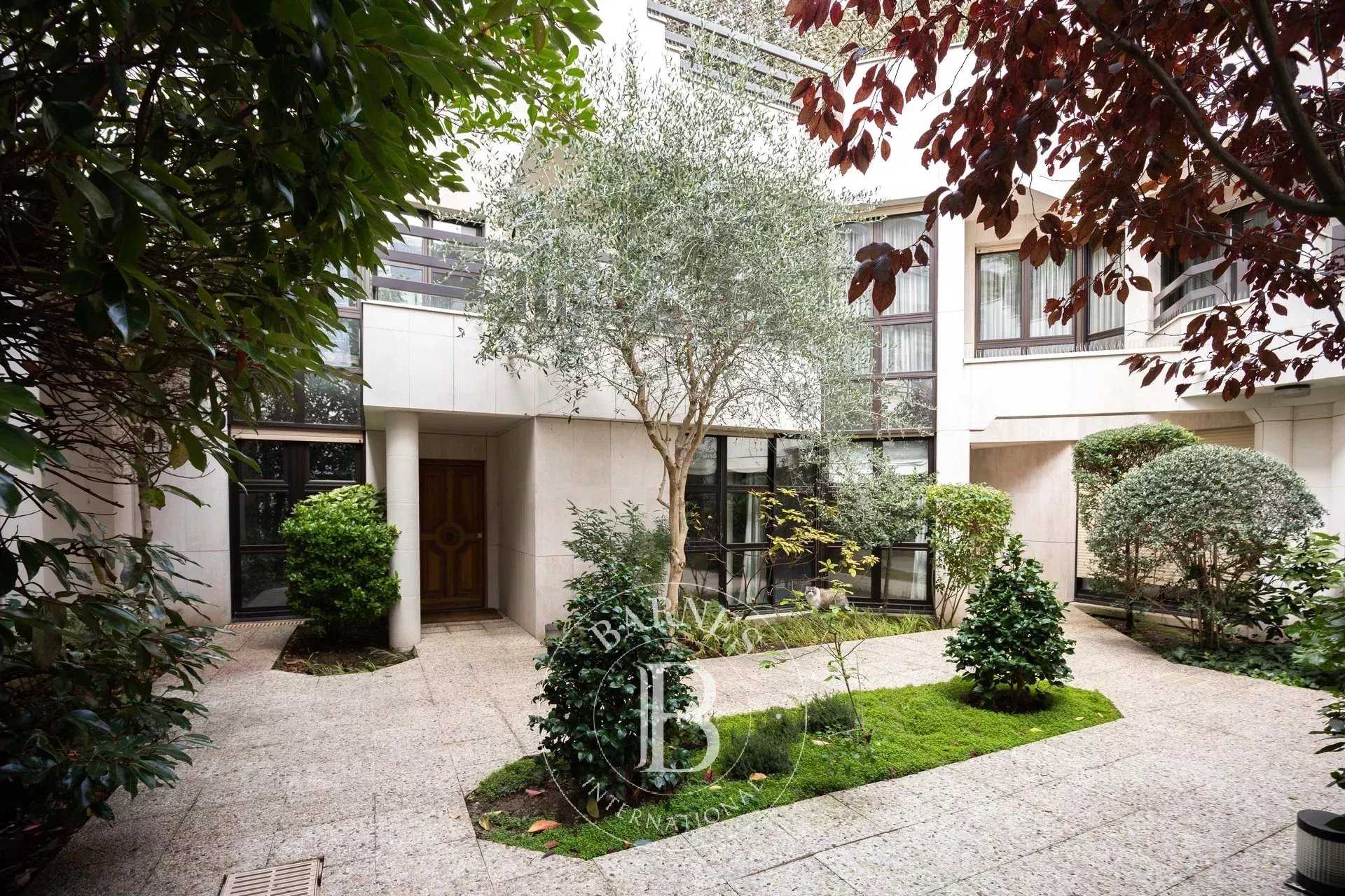 Appartement Neuilly-sur-Seine  -  ref 3306024 (picture 2)