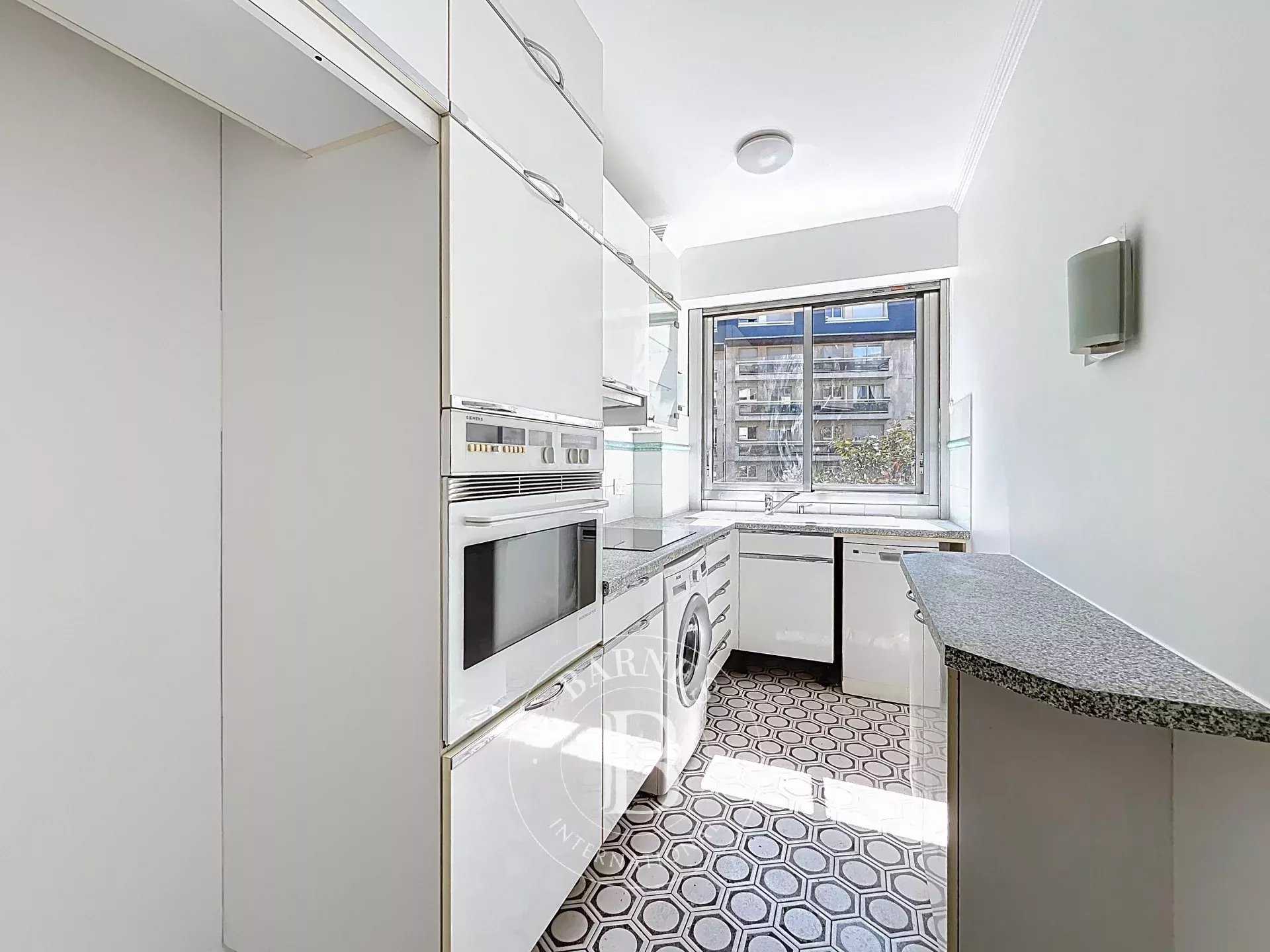 Appartement Neuilly-sur-Seine  -  ref 85836941 (picture 2)