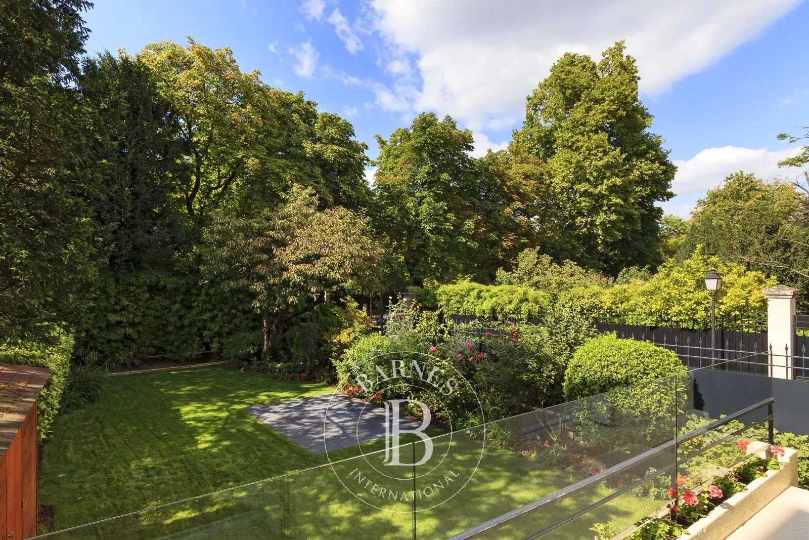 House Neuilly-sur-Seine  -  ref 2772991 (picture 3)