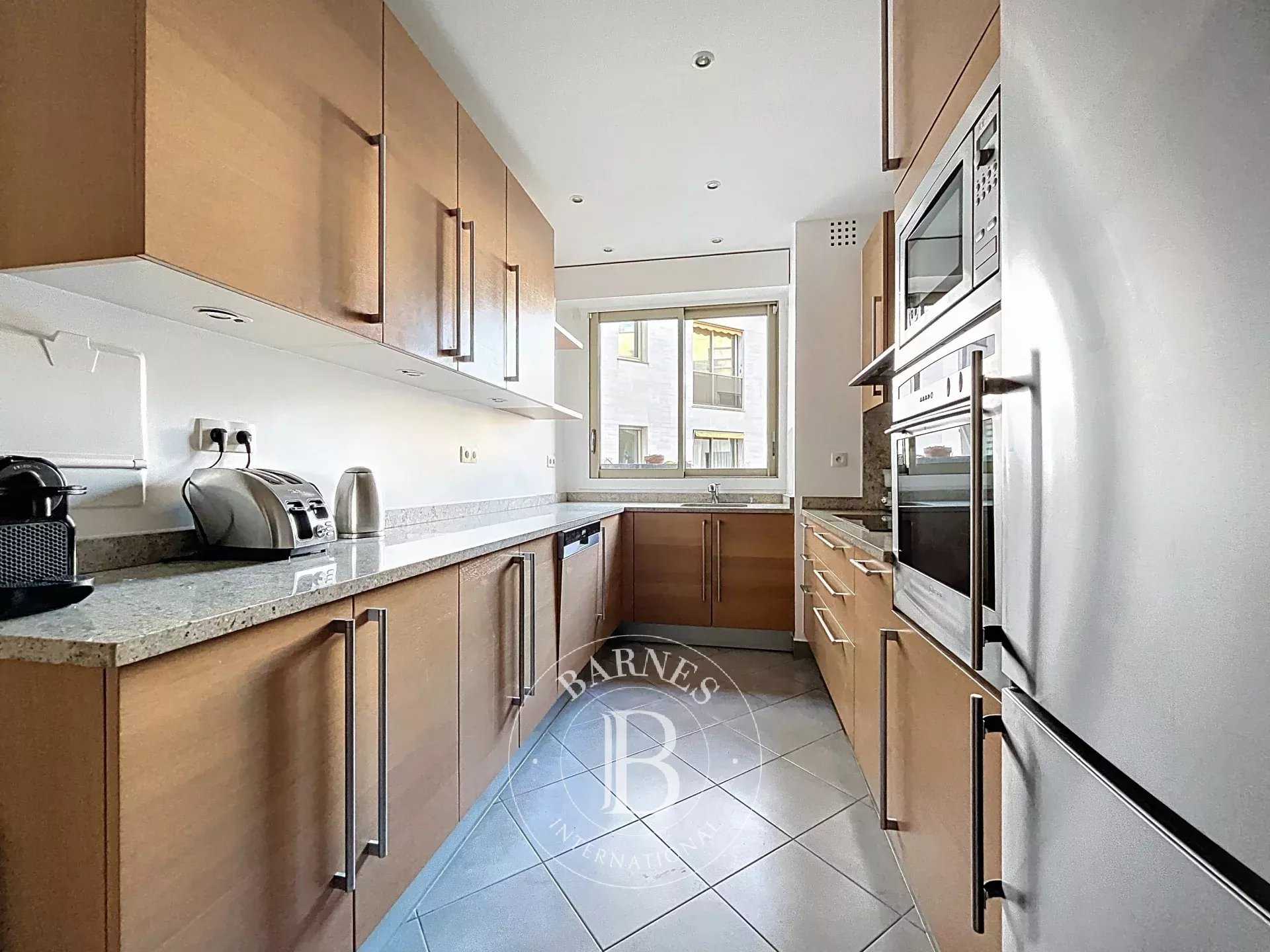 Appartement Neuilly-sur-Seine  -  ref 85687926 (picture 2)