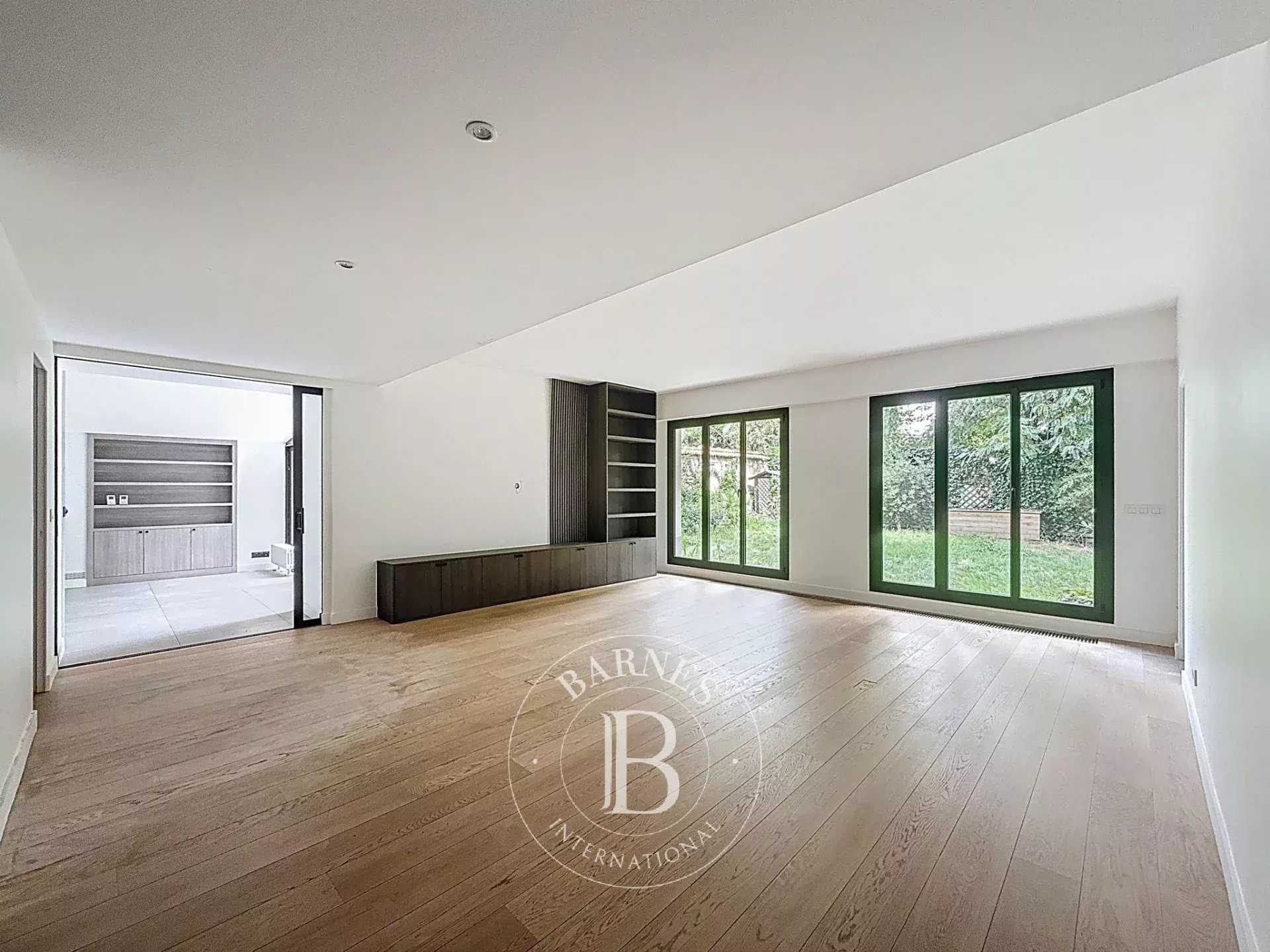 Apartment Neuilly-sur-Seine  -  ref 5489906 (picture 1)