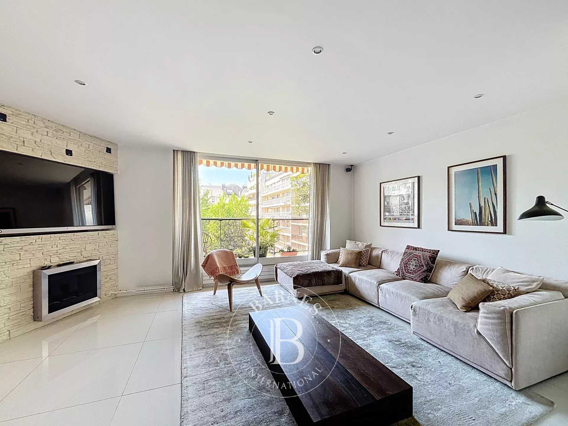 Appartement Neuilly-sur-Seine  -  ref 85893132 (picture 1)