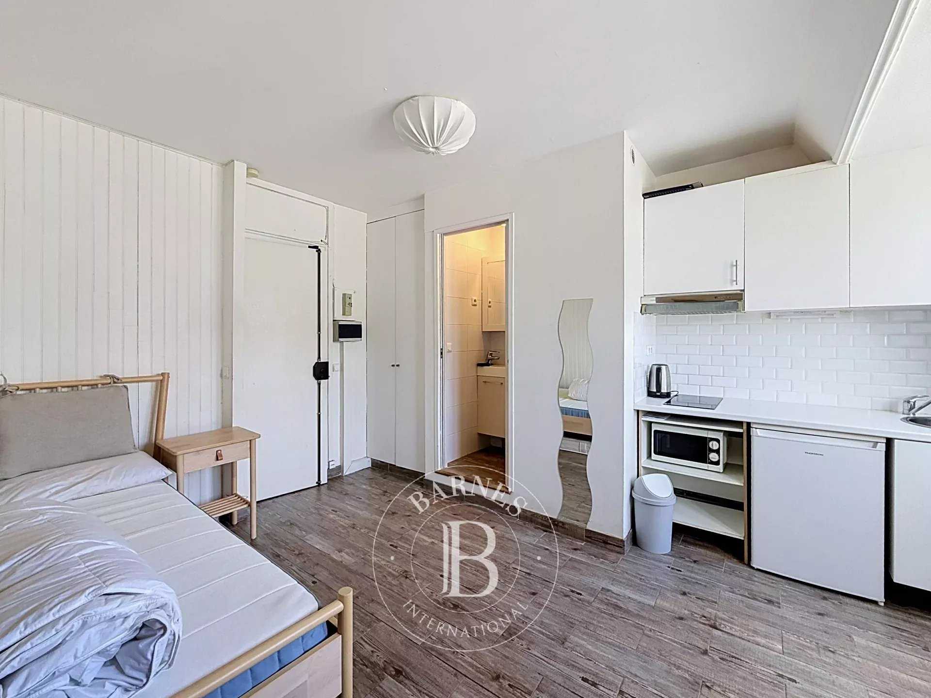 Apartment Neuilly-sur-Seine  -  ref 87089659 (picture 3)