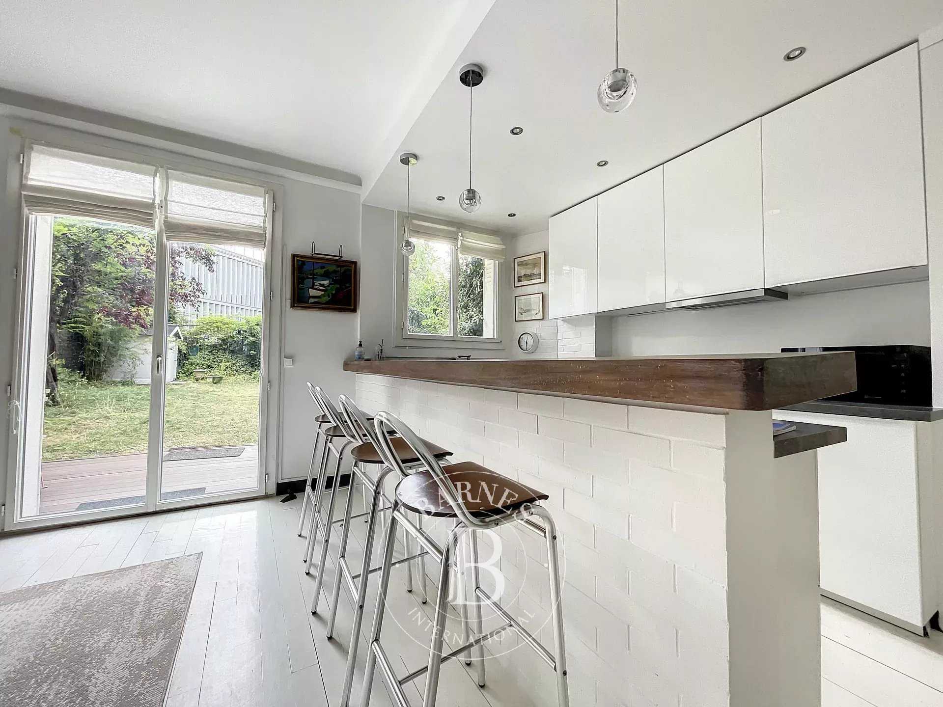 Appartement Neuilly-sur-Seine  -  ref 7082996 (picture 2)