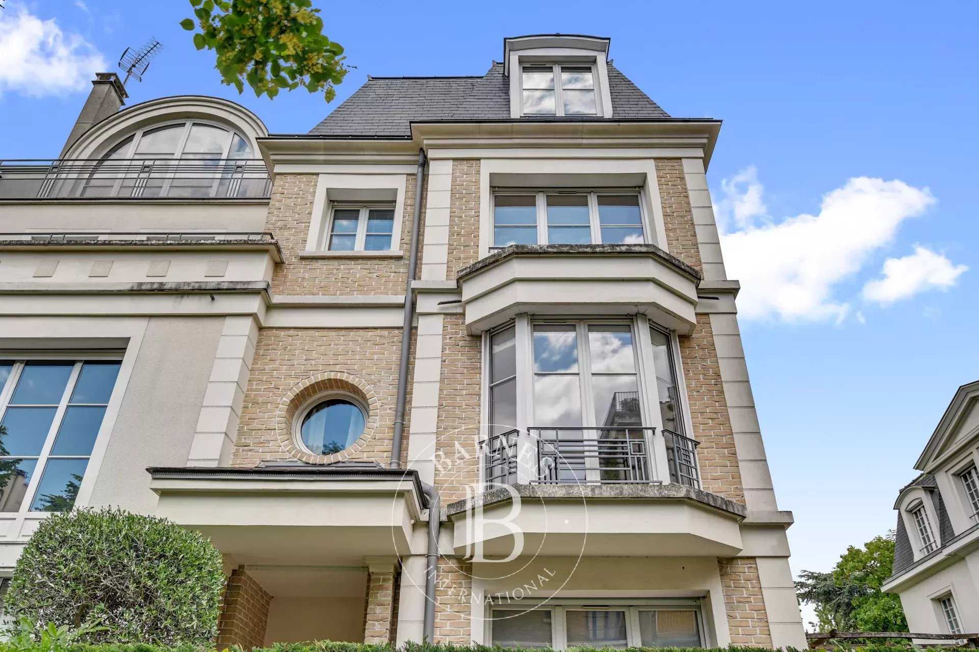 Casa Neuilly-sur-Seine  -  ref 2772771 (picture 1)