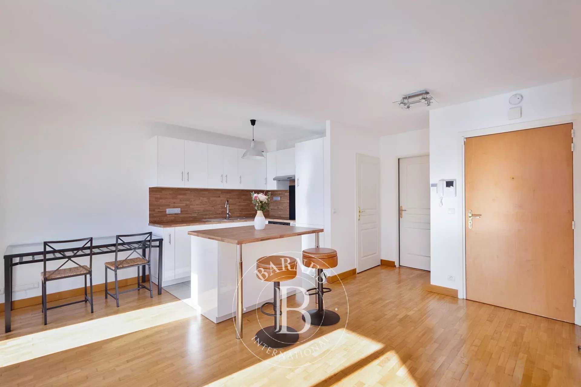 Appartement Levallois-Perret  -  ref 86208489 (picture 1)