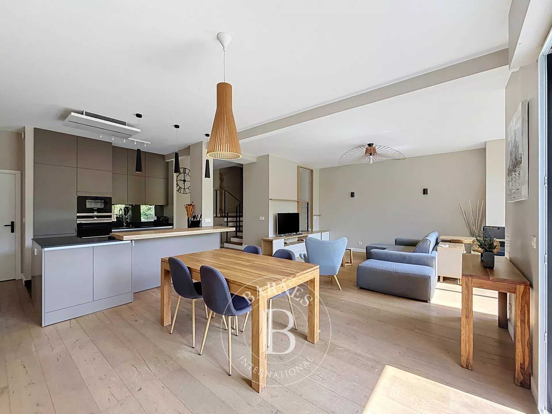 Appartement Neuilly-sur-Seine  -  ref 2765526 (picture 2)