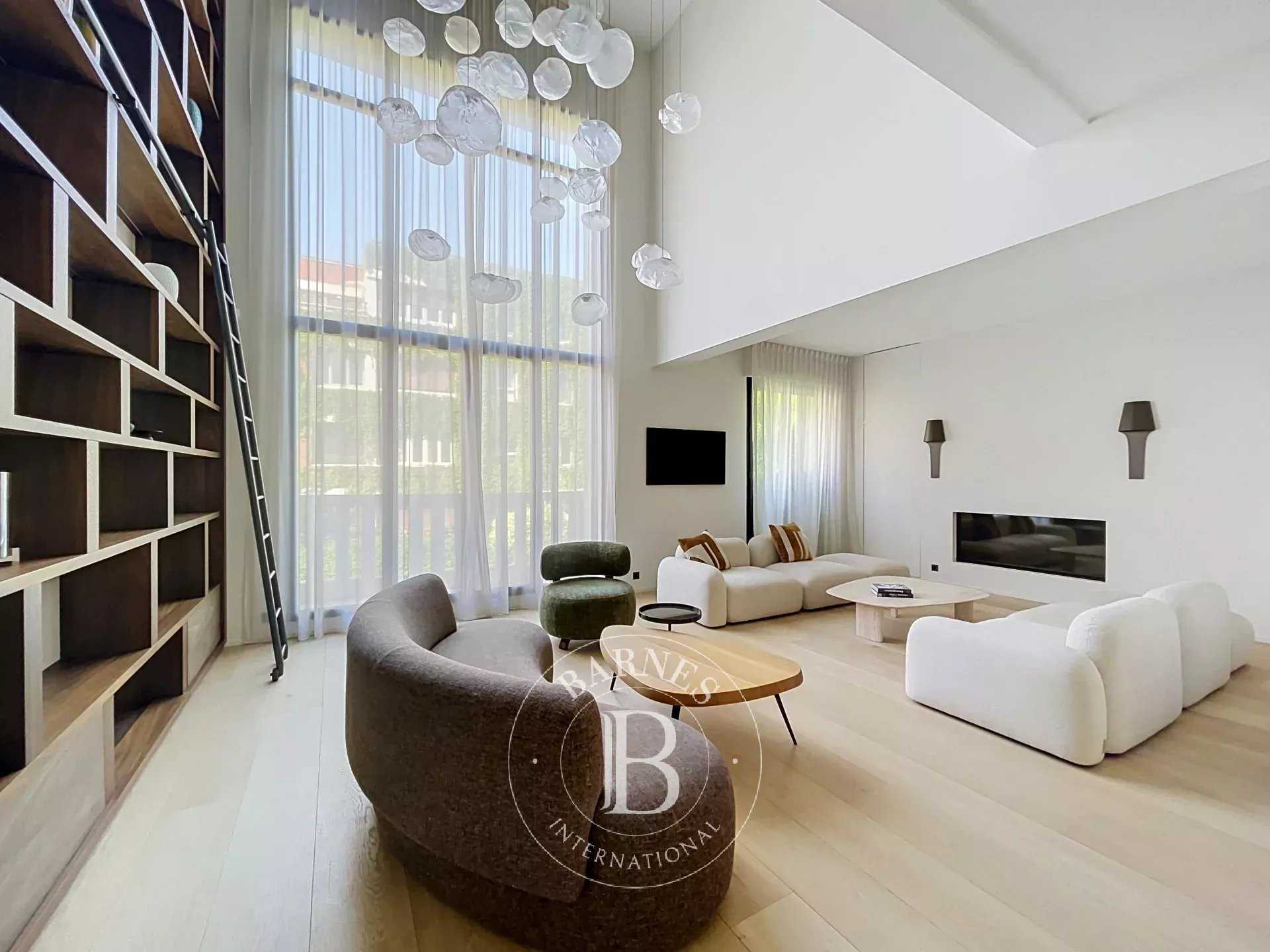 House Neuilly-sur-Seine  -  ref 82199981 (picture 1)