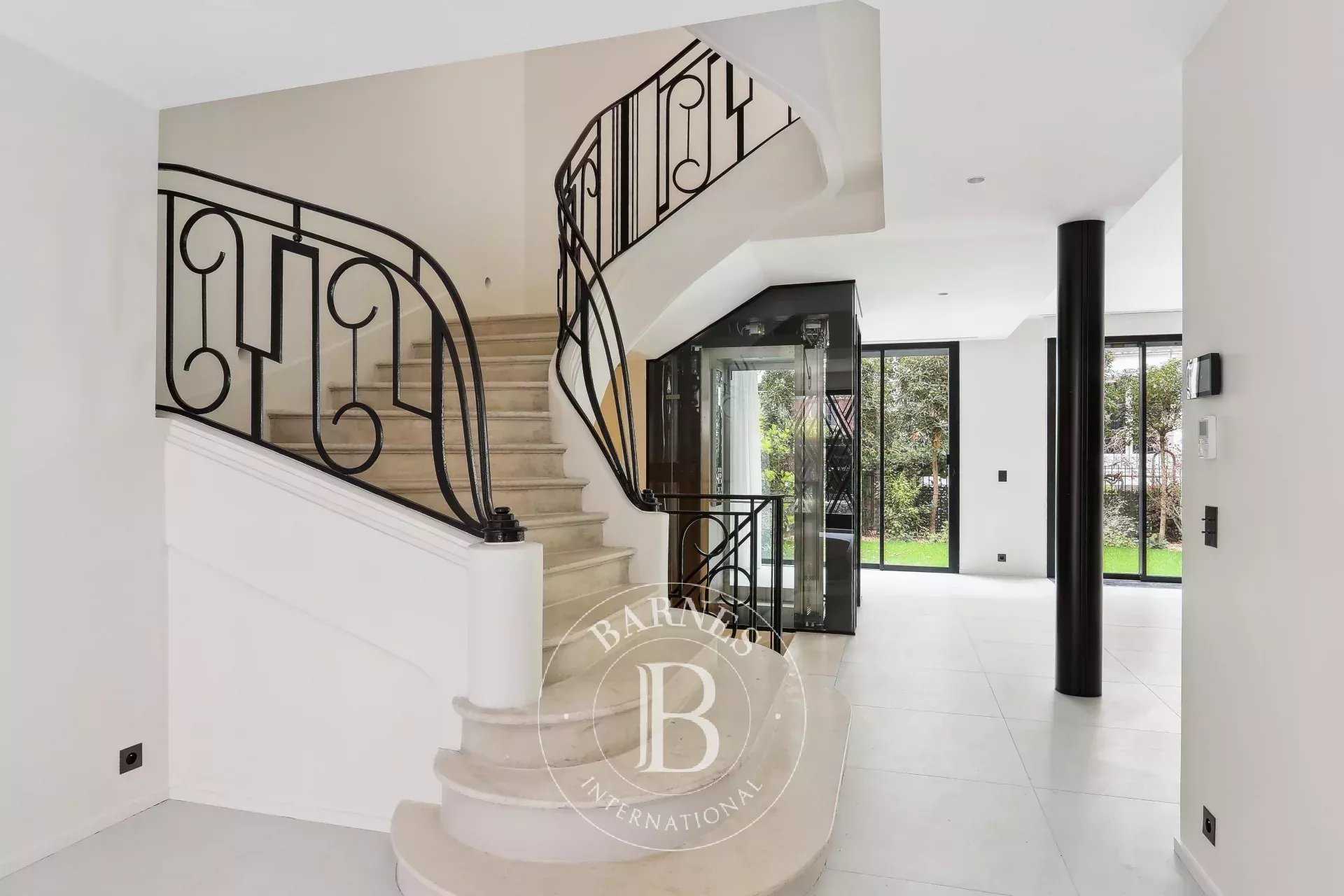House Neuilly-sur-Seine  -  ref 82199981 (picture 2)