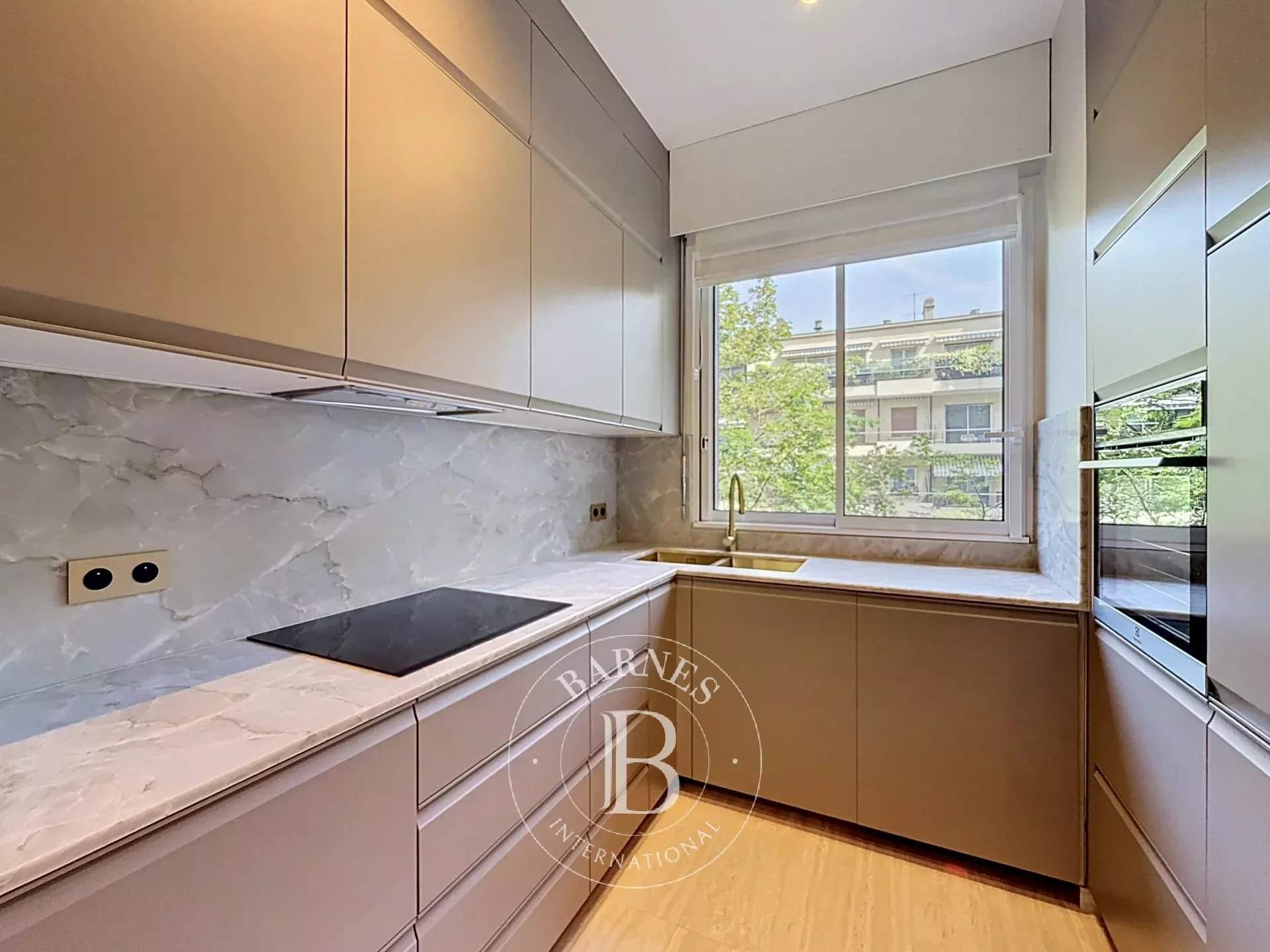 Neuilly-sur-Seine  - Appartement 5 Pi&egrave;ces 3 Chambres - picture 8