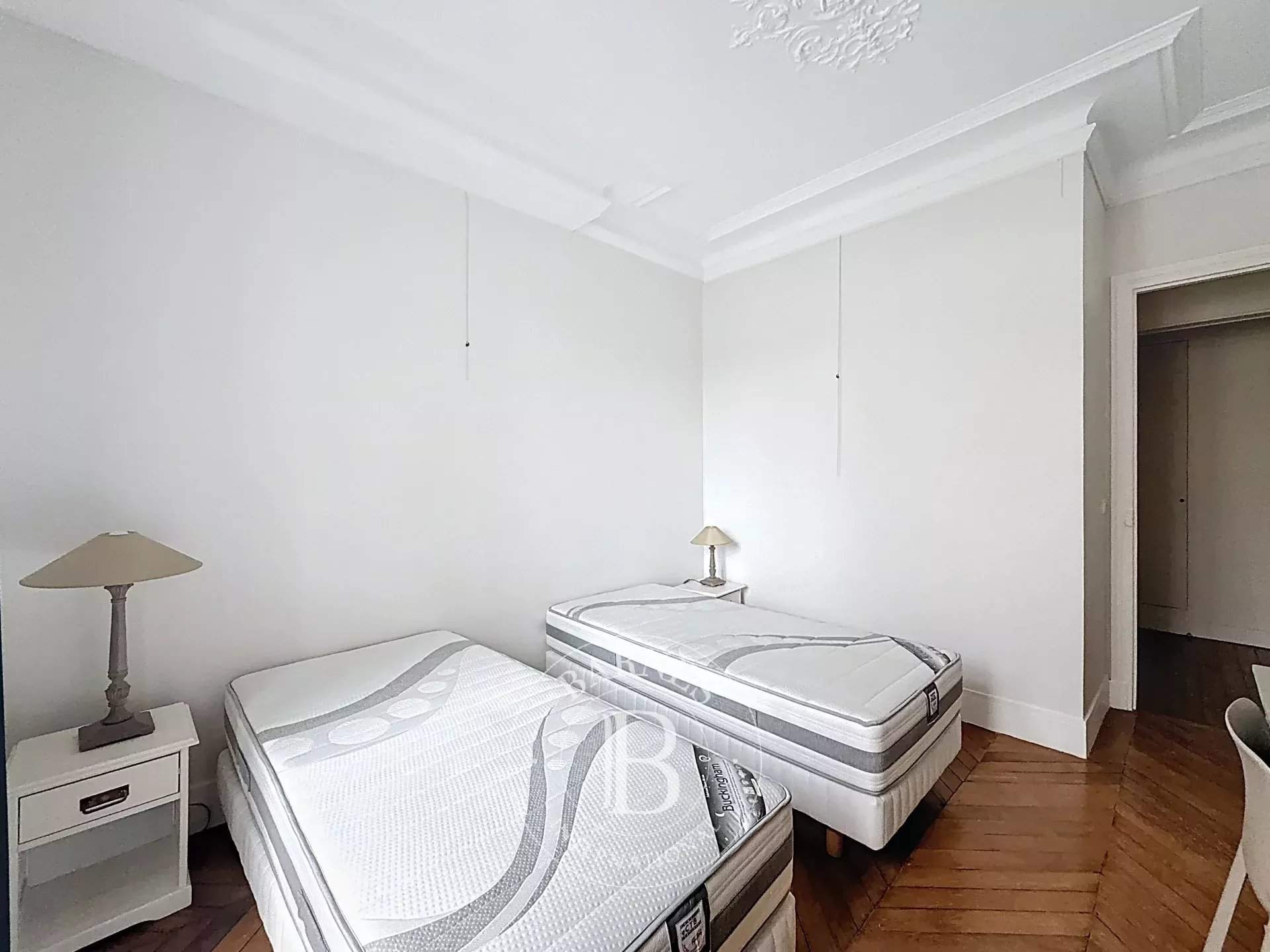 Neuilly-sur-Seine  - Apartment 2 Bedrooms - picture 8