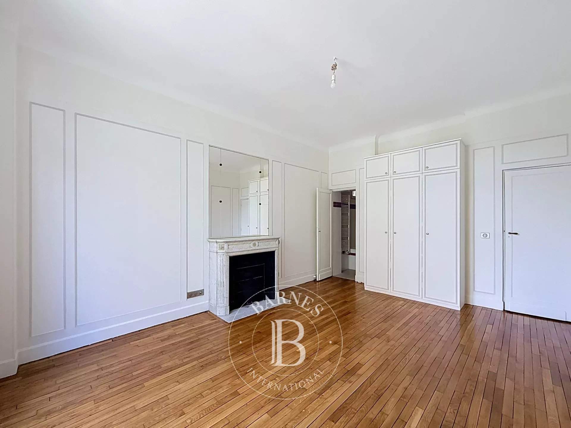 Neuilly-sur-Seine  - Apartment 3 Bedrooms - picture 9
