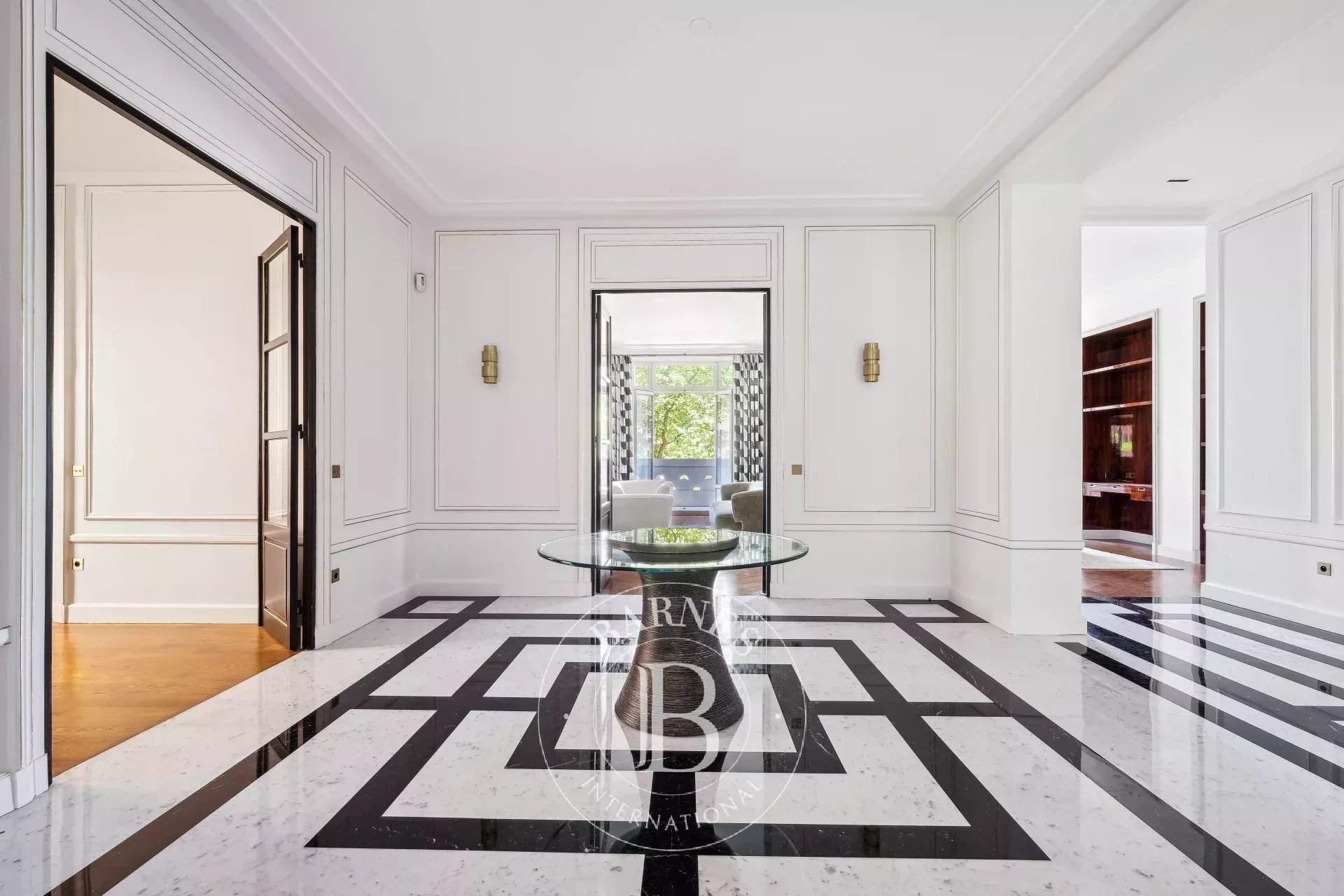 Neuilly-sur-Seine  - Appartement 8 Pi&egrave;ces 4 Chambres - picture 2