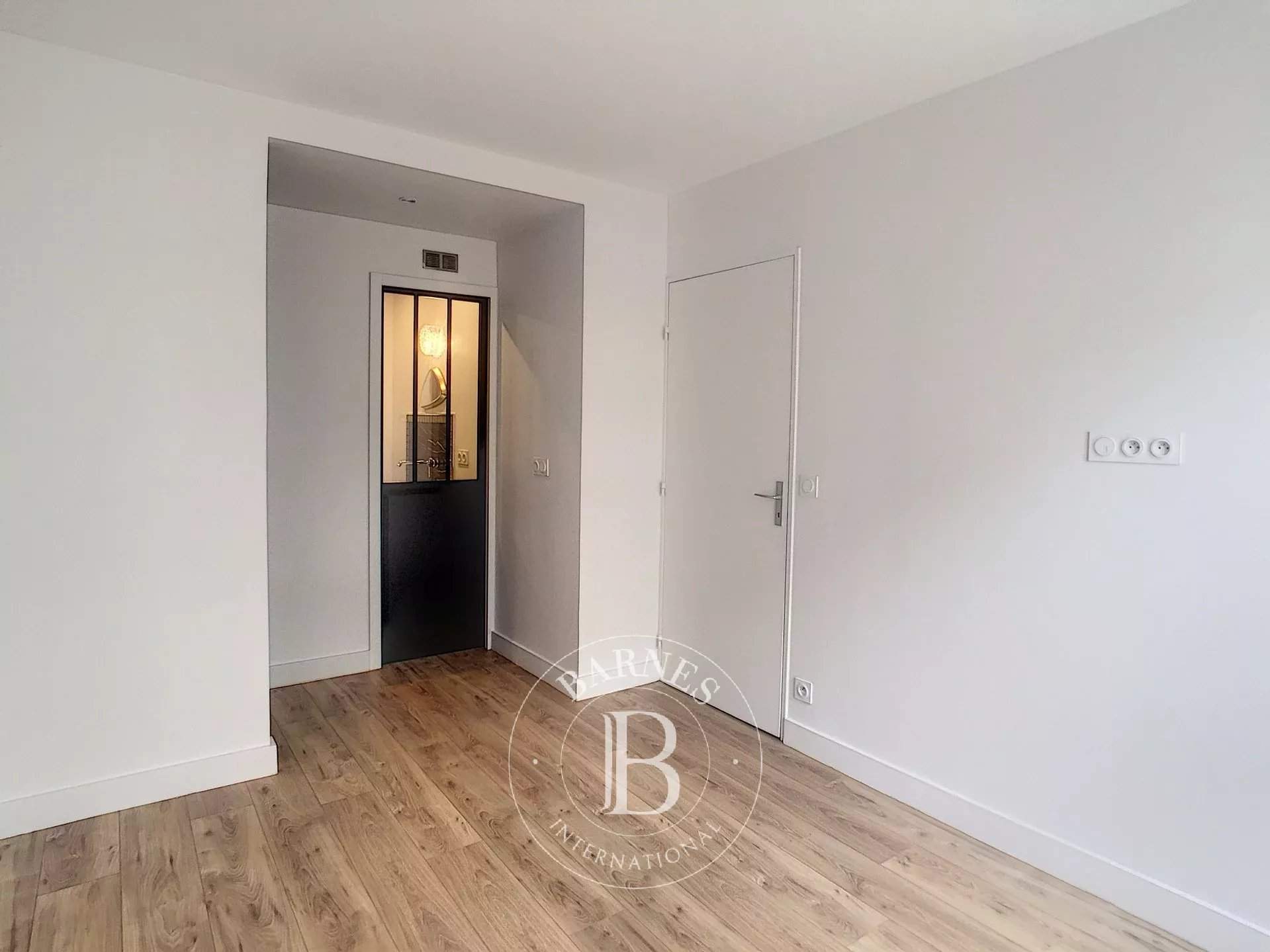 Levallois-Perret  - Appartement 2 Pi&egrave;ces, 1 Chambre - picture 5