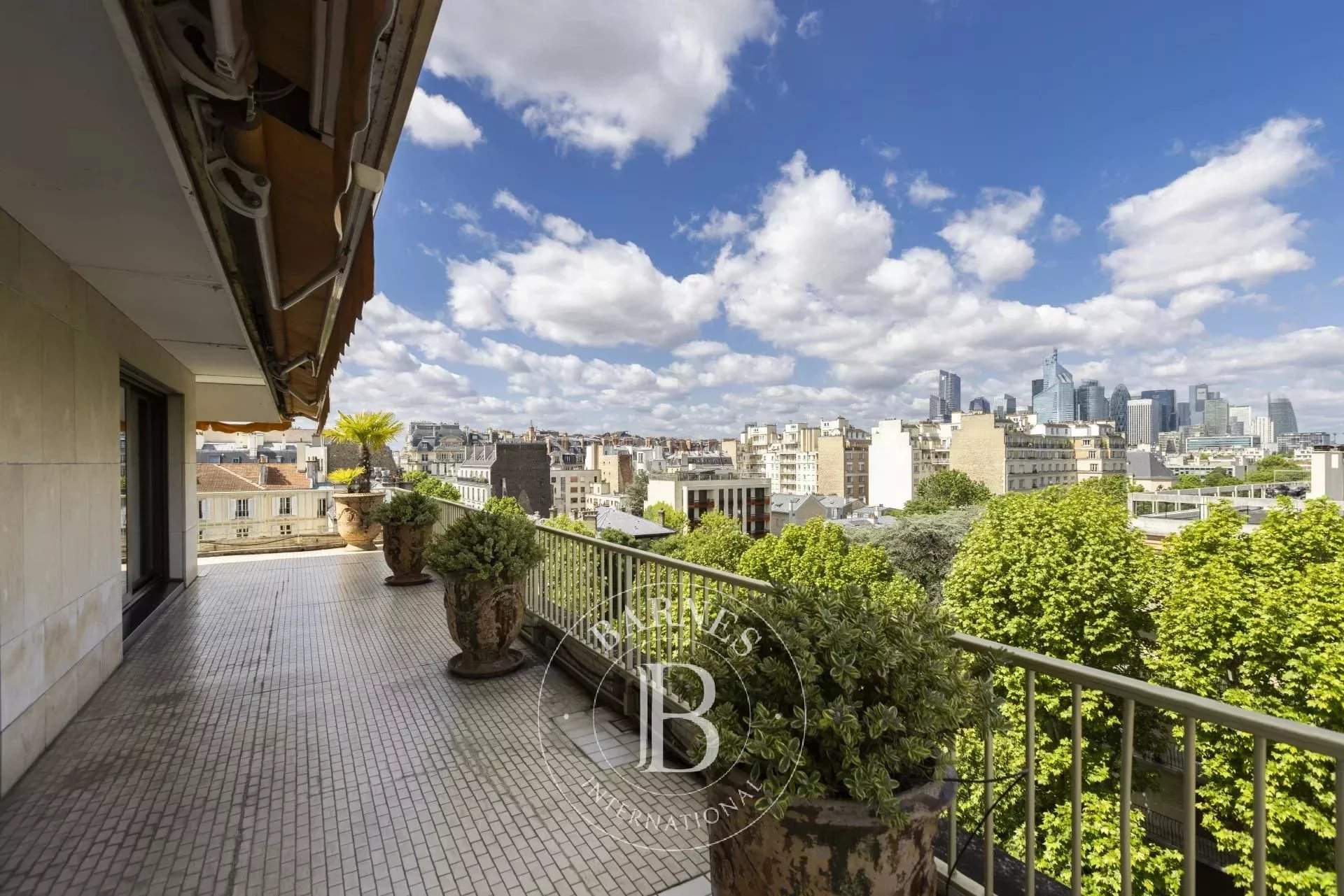 Neuilly-sur-Seine  - Duplex 3 Bedrooms - picture 11
