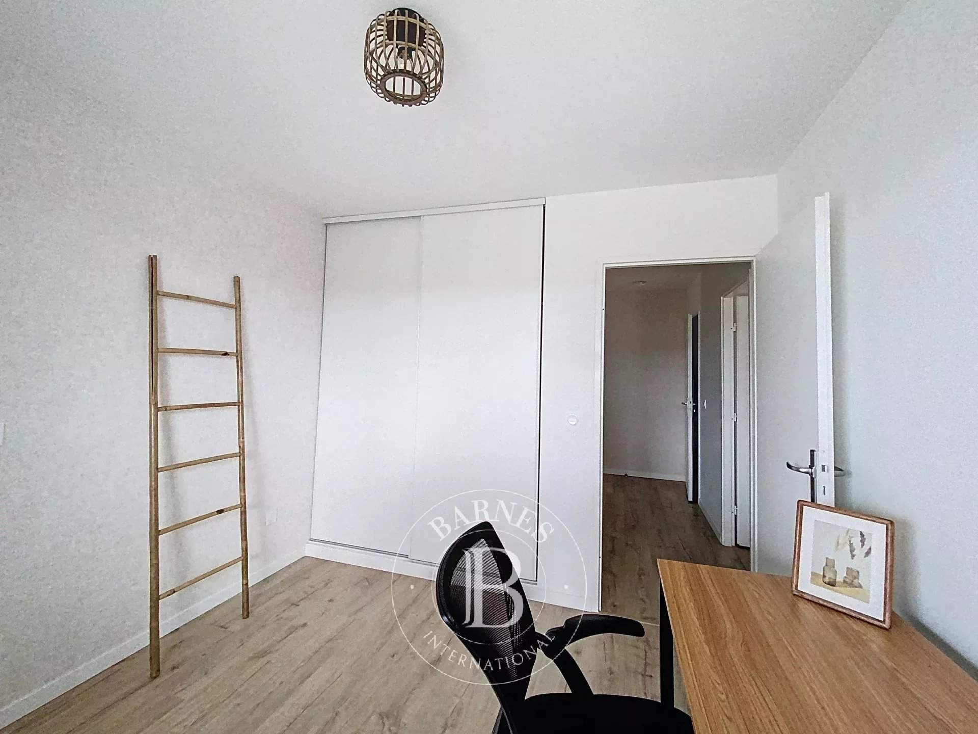 Nanterre  - Piso 4 Cuartos 3 Habitaciones - picture 8