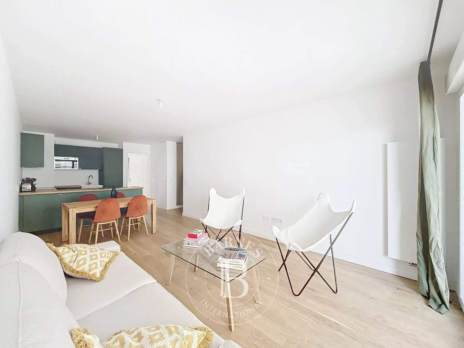 Clichy  - Apartment 2 Bedrooms - picture 1
