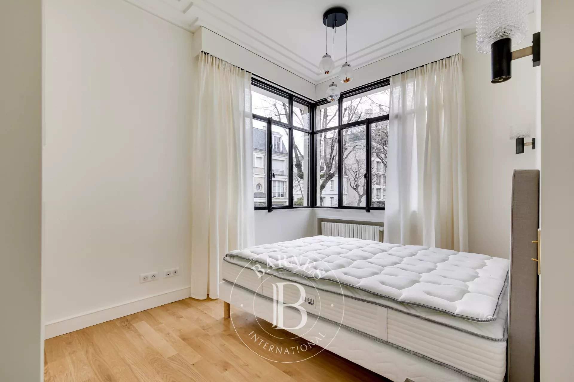 Neuilly-sur-Seine  - Maison 8 Pièces 5 Chambres - picture 10