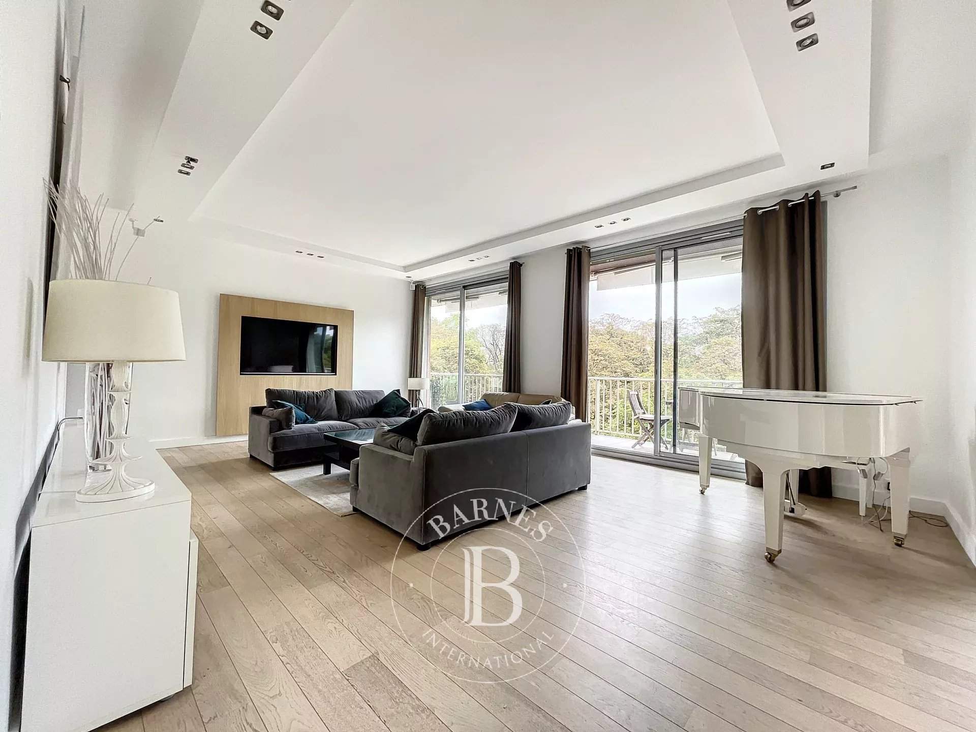 Neuilly-sur-Seine  - Apartment 5 Bedrooms - picture 1