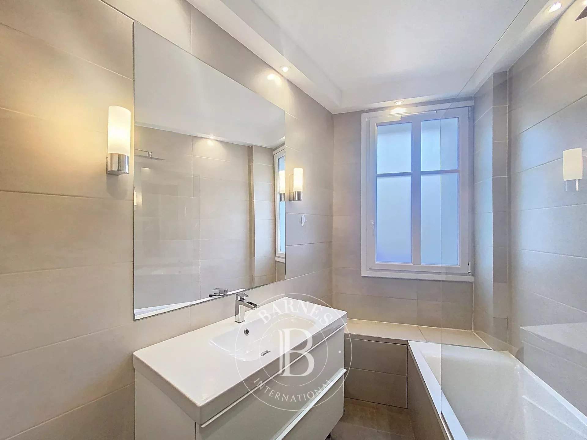 Asnières-sur-Seine  - Appartement 2 Pi&egrave;ces, 1 Chambre - picture 8