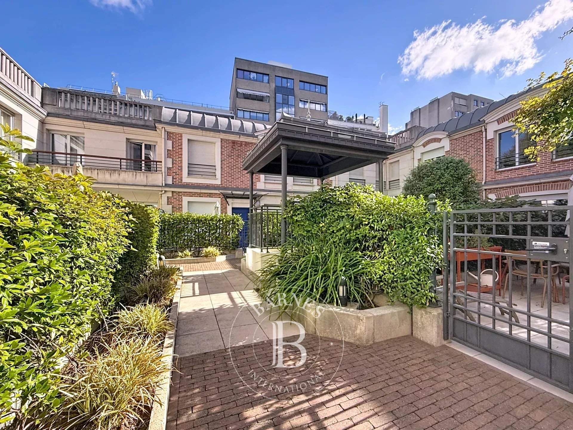 Levallois-Perret  - House 3 Bedrooms - picture 1