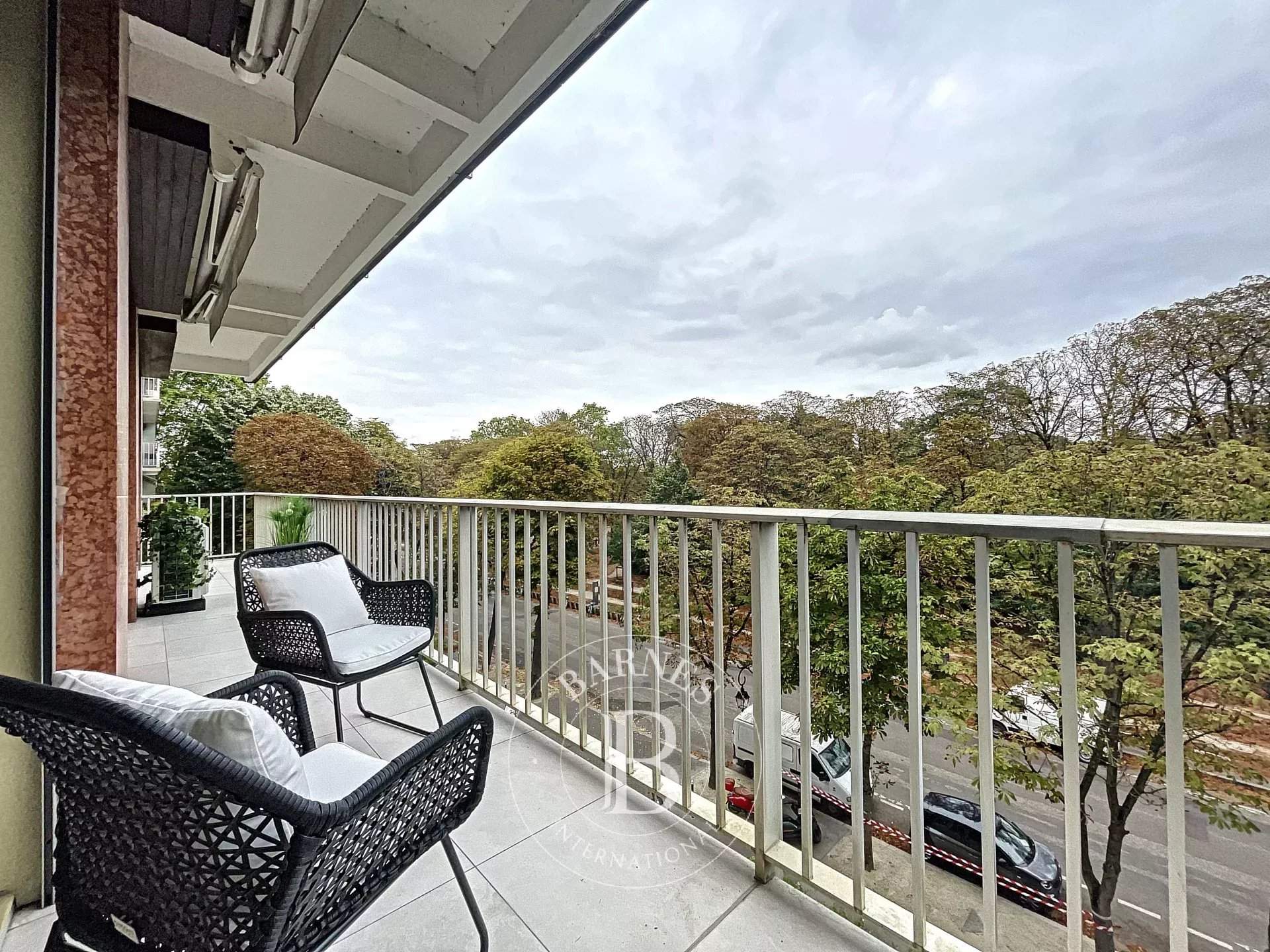 Neuilly-sur-Seine  - Apartment 5 Bedrooms - picture 2