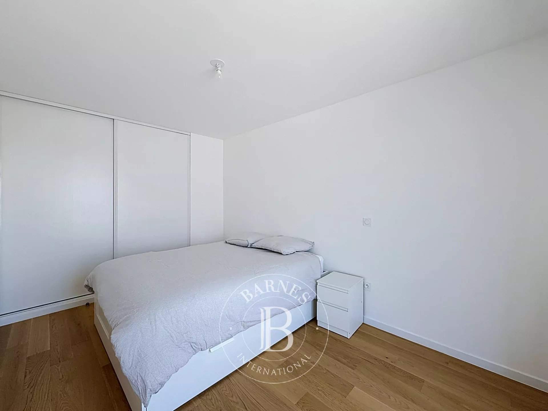 Asnières-sur-Seine  - Apartment 2 Bedrooms - picture 9