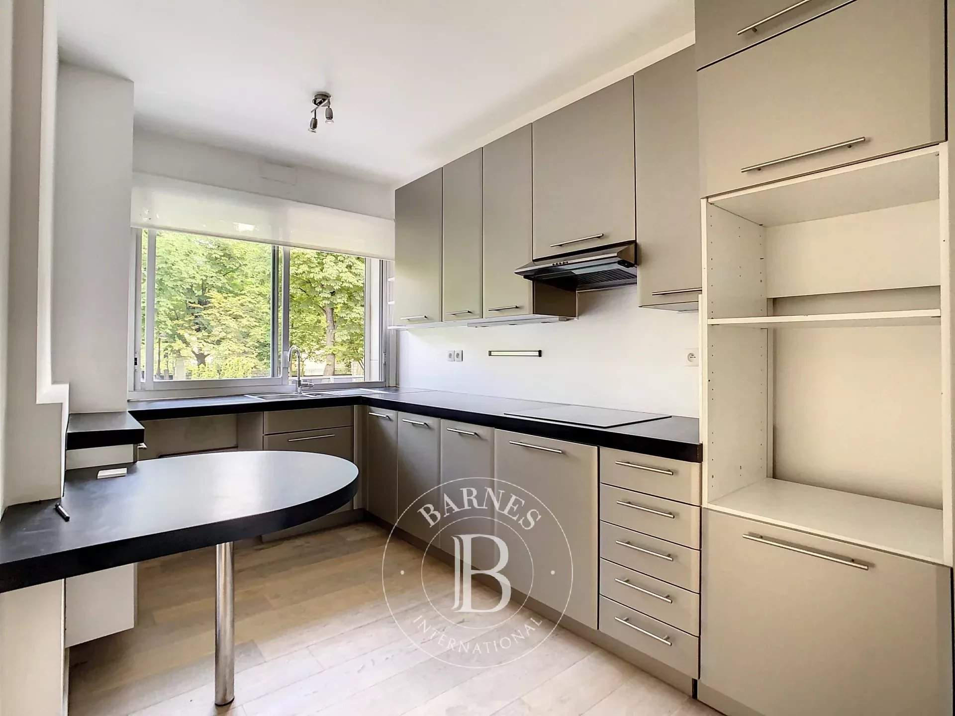 Neuilly-sur-Seine  - Apartment 3 Bedrooms - picture 6