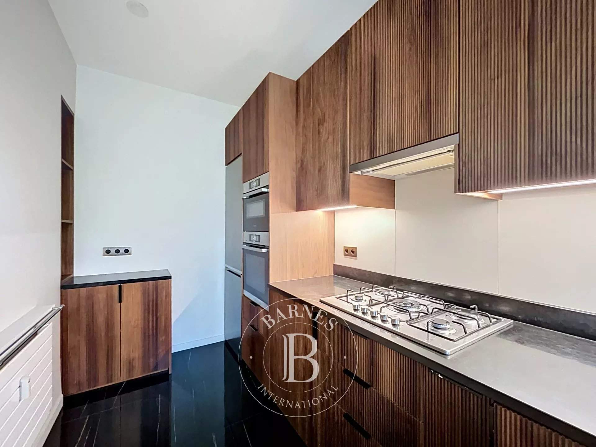 Neuilly-sur-Seine  - Appartement 3 Pi&egrave;ces 2 Chambres - picture 4