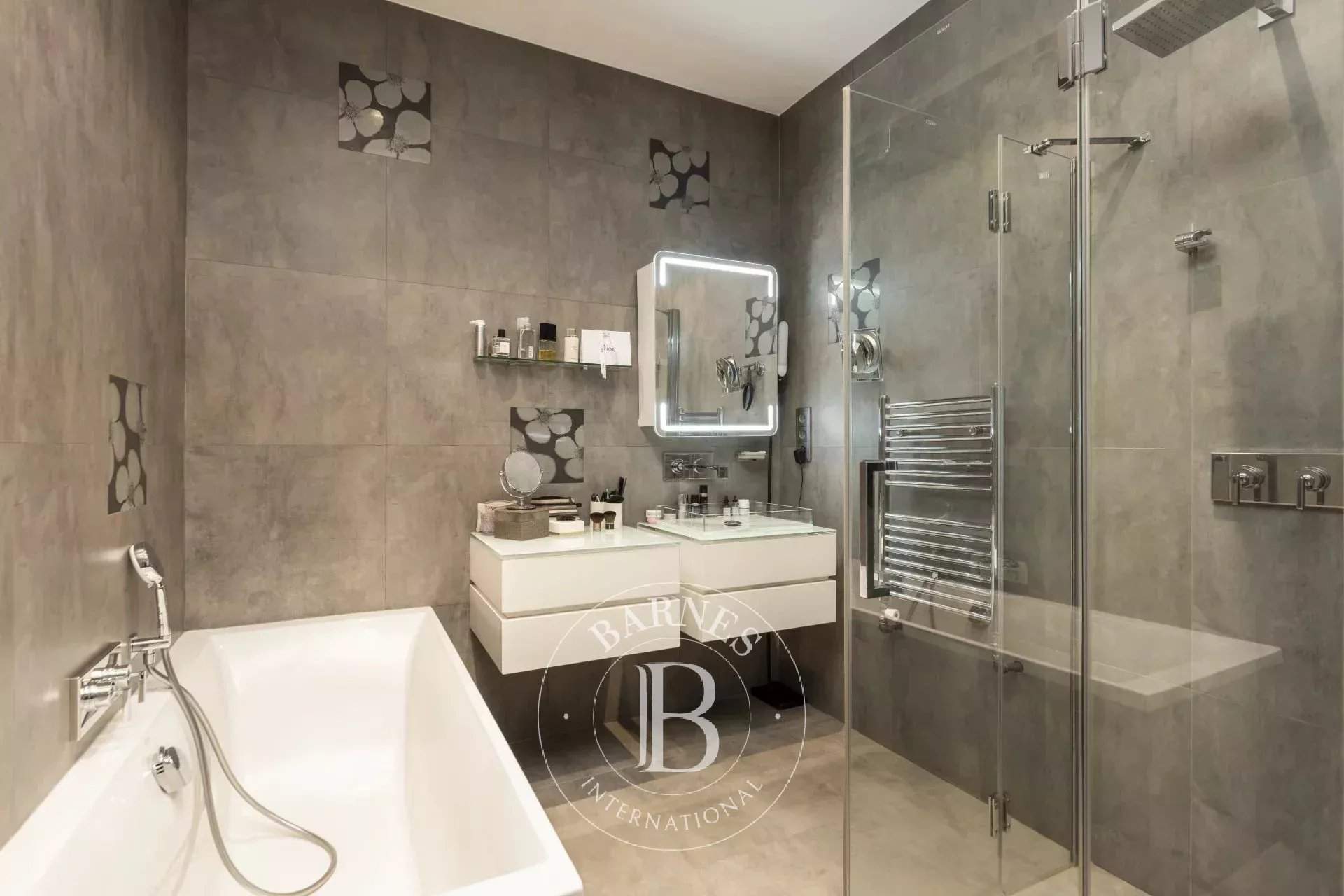 Neuilly-sur-Seine  - Duplex 3 Bedrooms - picture 18