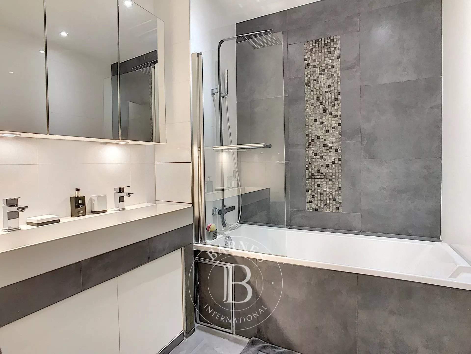 Neuilly-sur-Seine  - Appartement 2 Pi&egrave;ces, 1 Chambre - picture 11