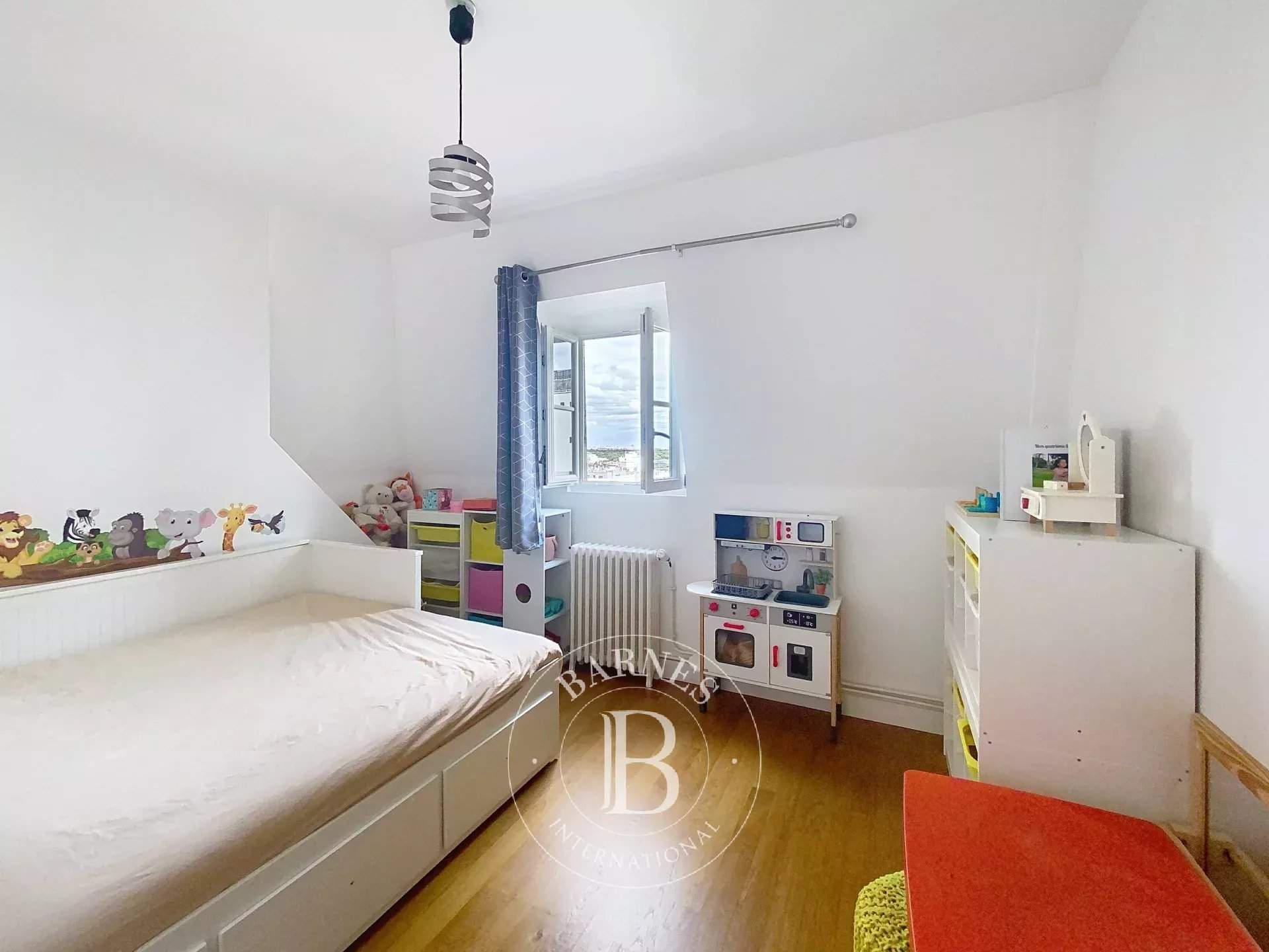 Suresnes  - House 5 Bedrooms - picture 16