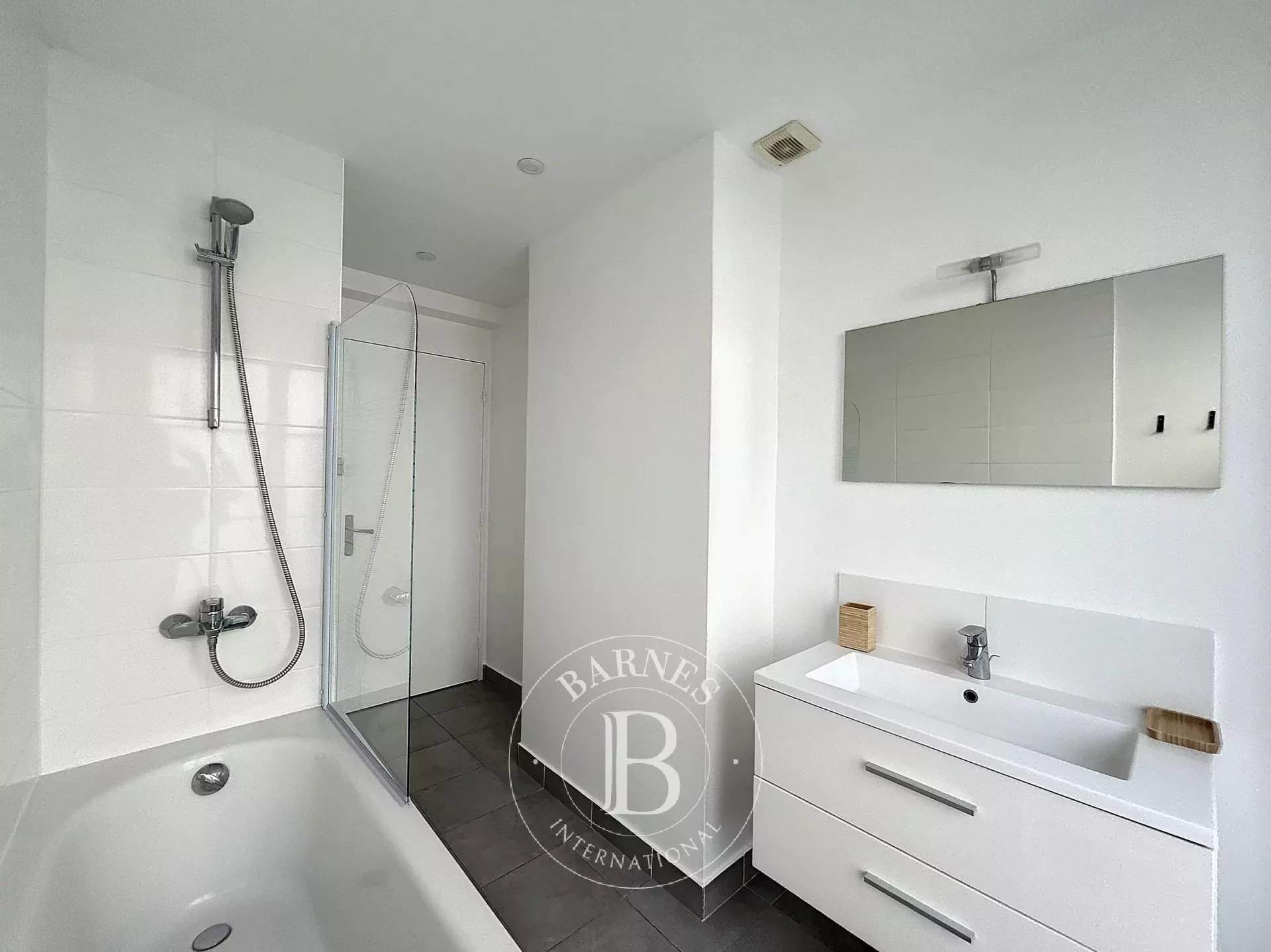 Neuilly-sur-Seine  - Appartement 3 Pièces 2 Chambres - picture 11