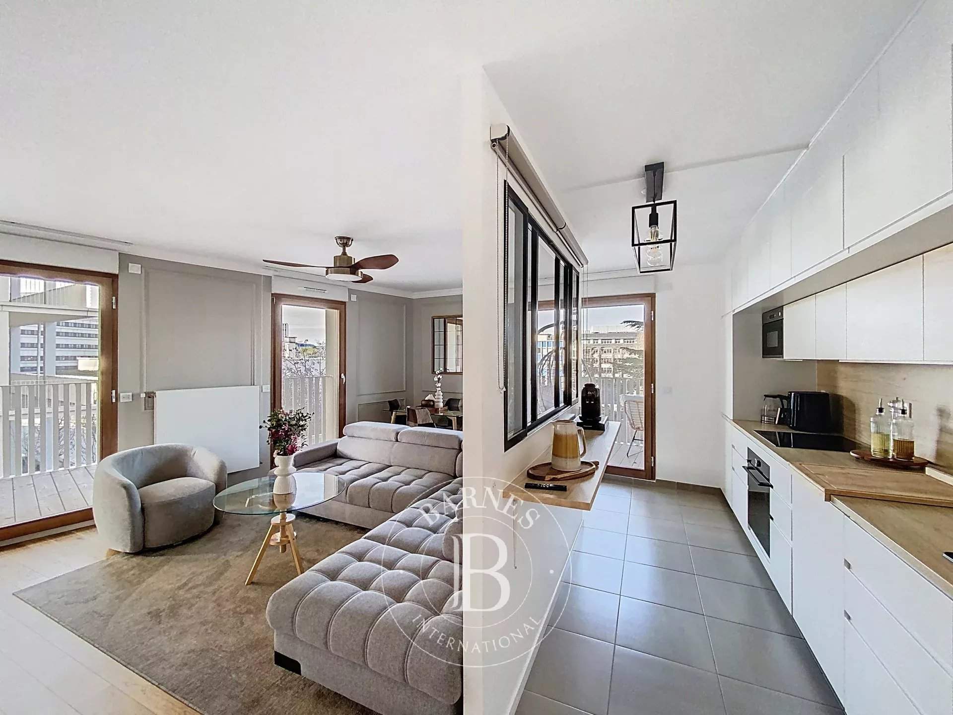 Courbevoie  - Appartement 3 Pi&egrave;ces 2 Chambres - picture 2