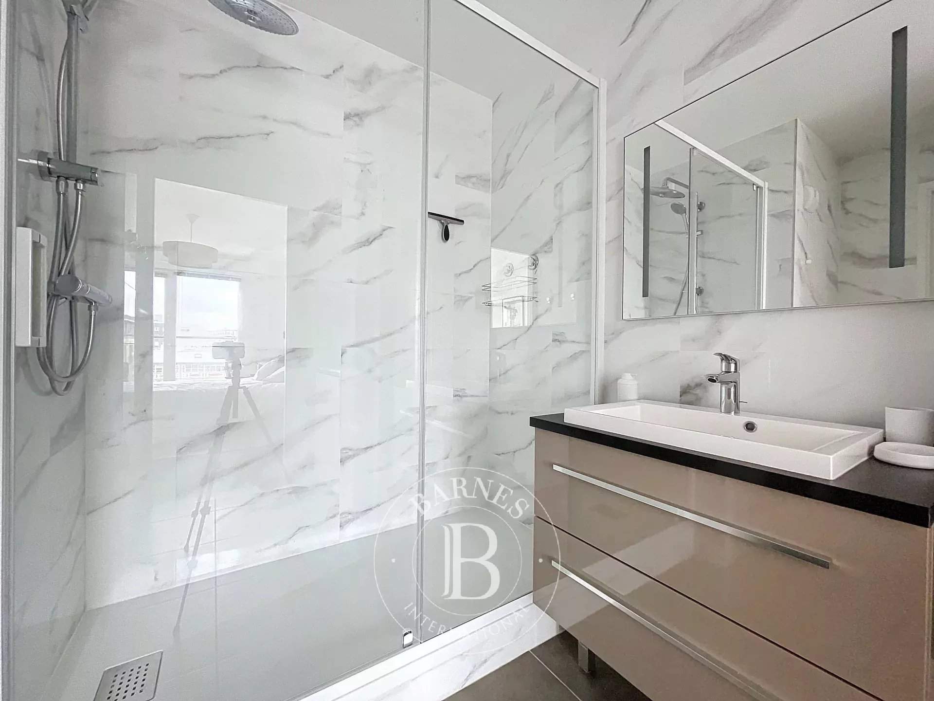 Courbevoie  - Appartement 2 Pi&egrave;ces, 1 Chambre - picture 6