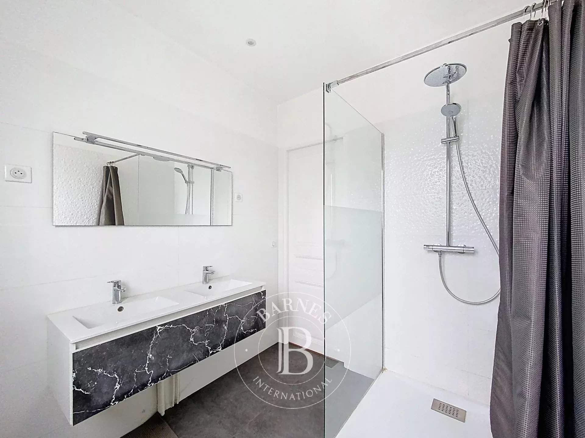 Suresnes  - House 5 Bedrooms - picture 11