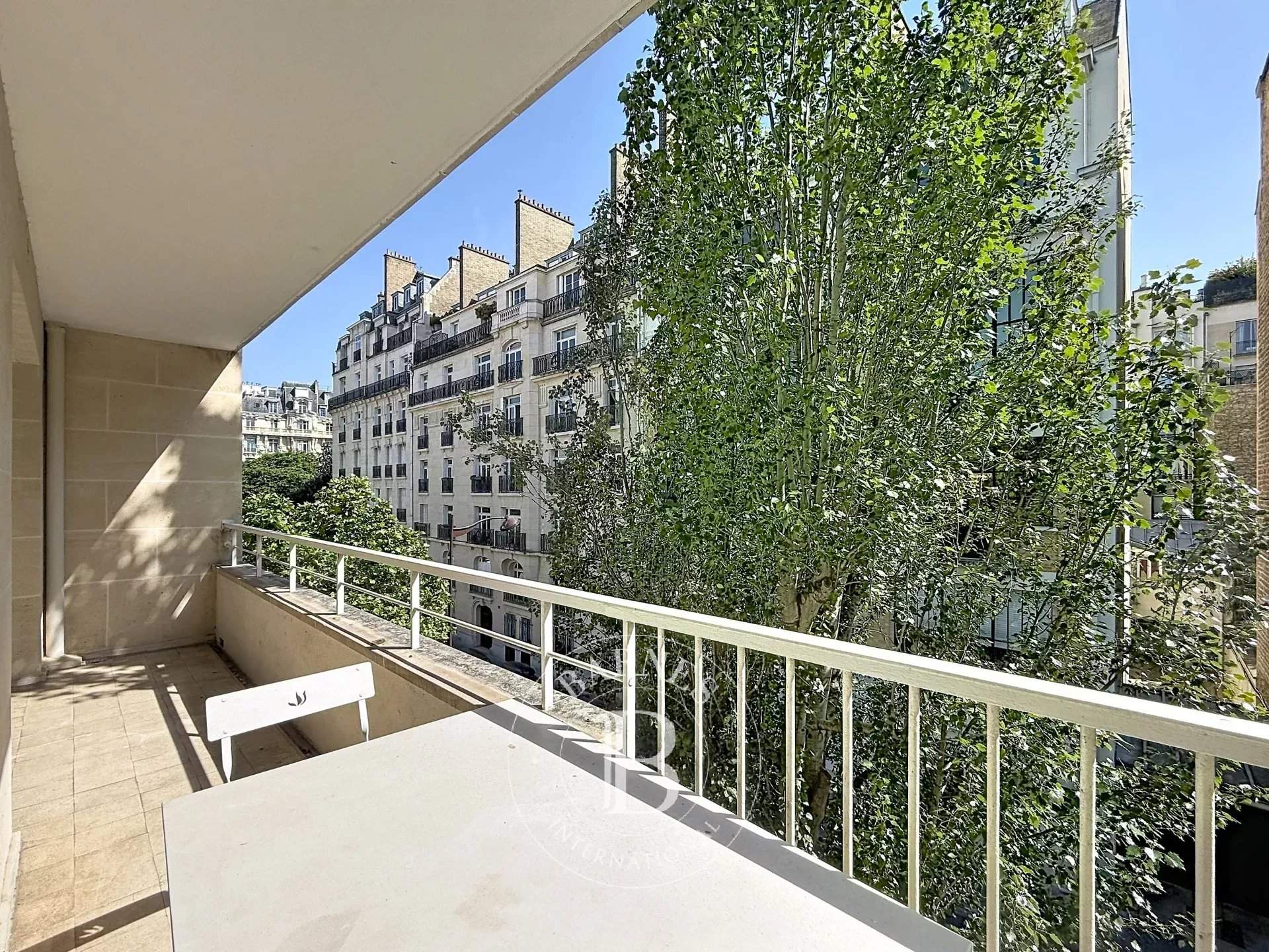Neuilly-sur-Seine  - Appartement 3 Pi&egrave;ces 2 Chambres - picture 2