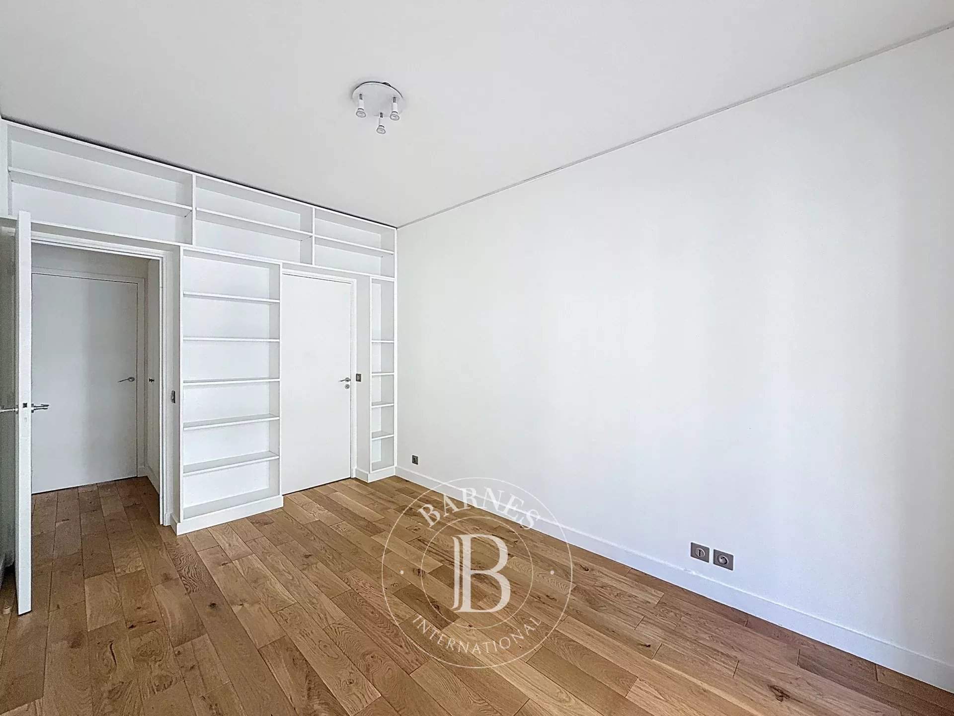 Neuilly-sur-Seine  - Apartment 2 Bedrooms - picture 8