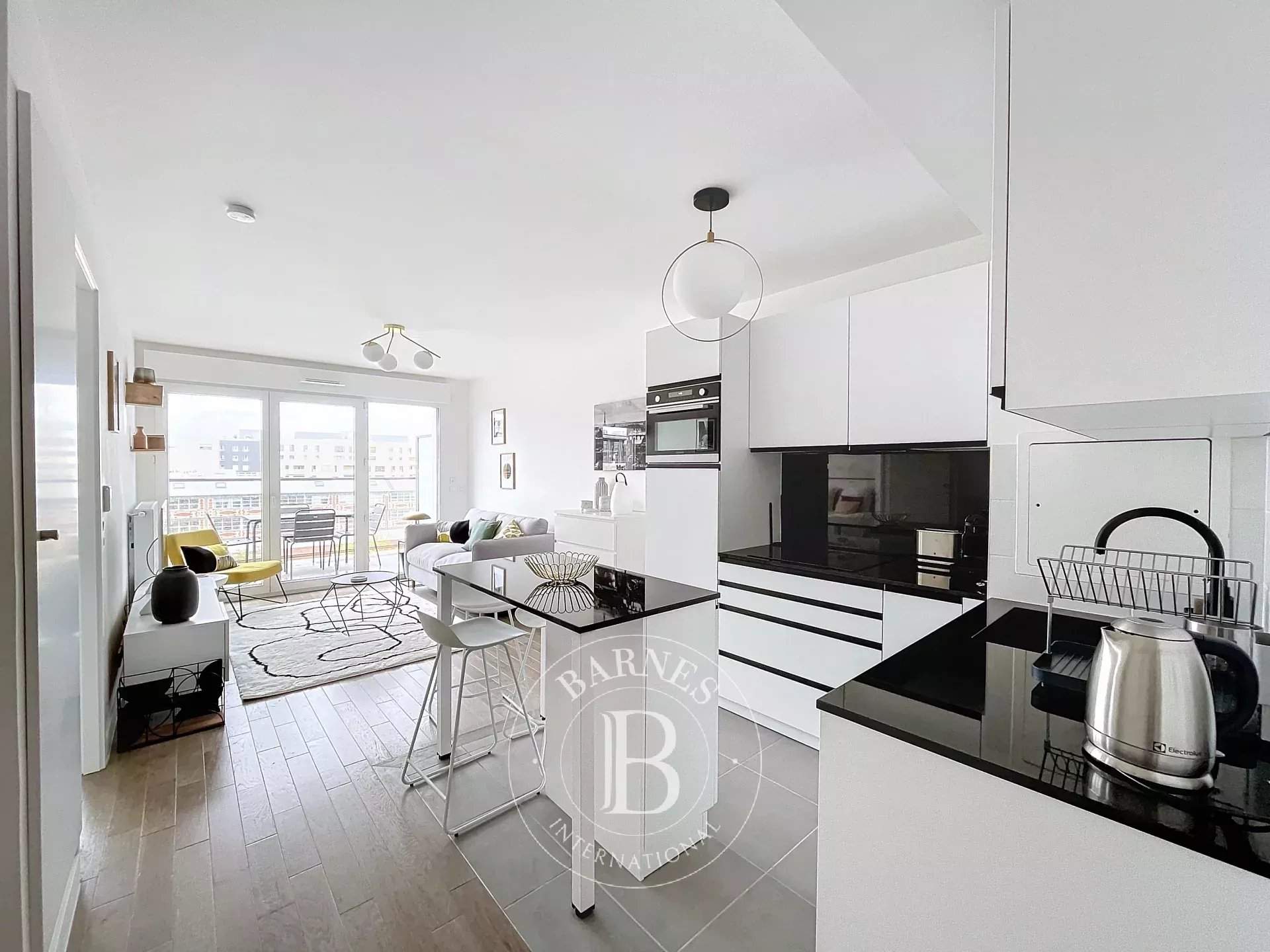 Courbevoie  - Appartement 2 Pi&egrave;ces, 1 Chambre - picture 2