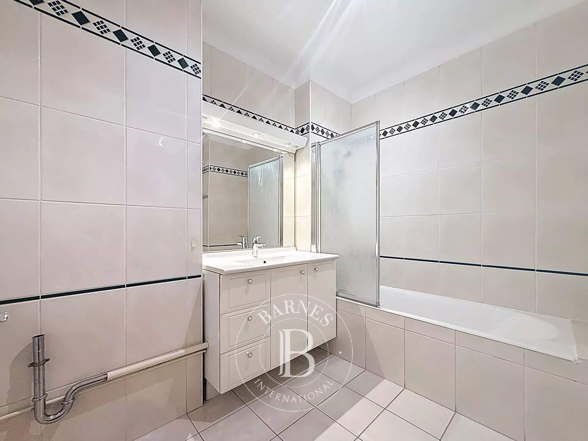 Neuilly-sur-Seine  - Appartement 3 Pièces 2 Chambres - picture 7