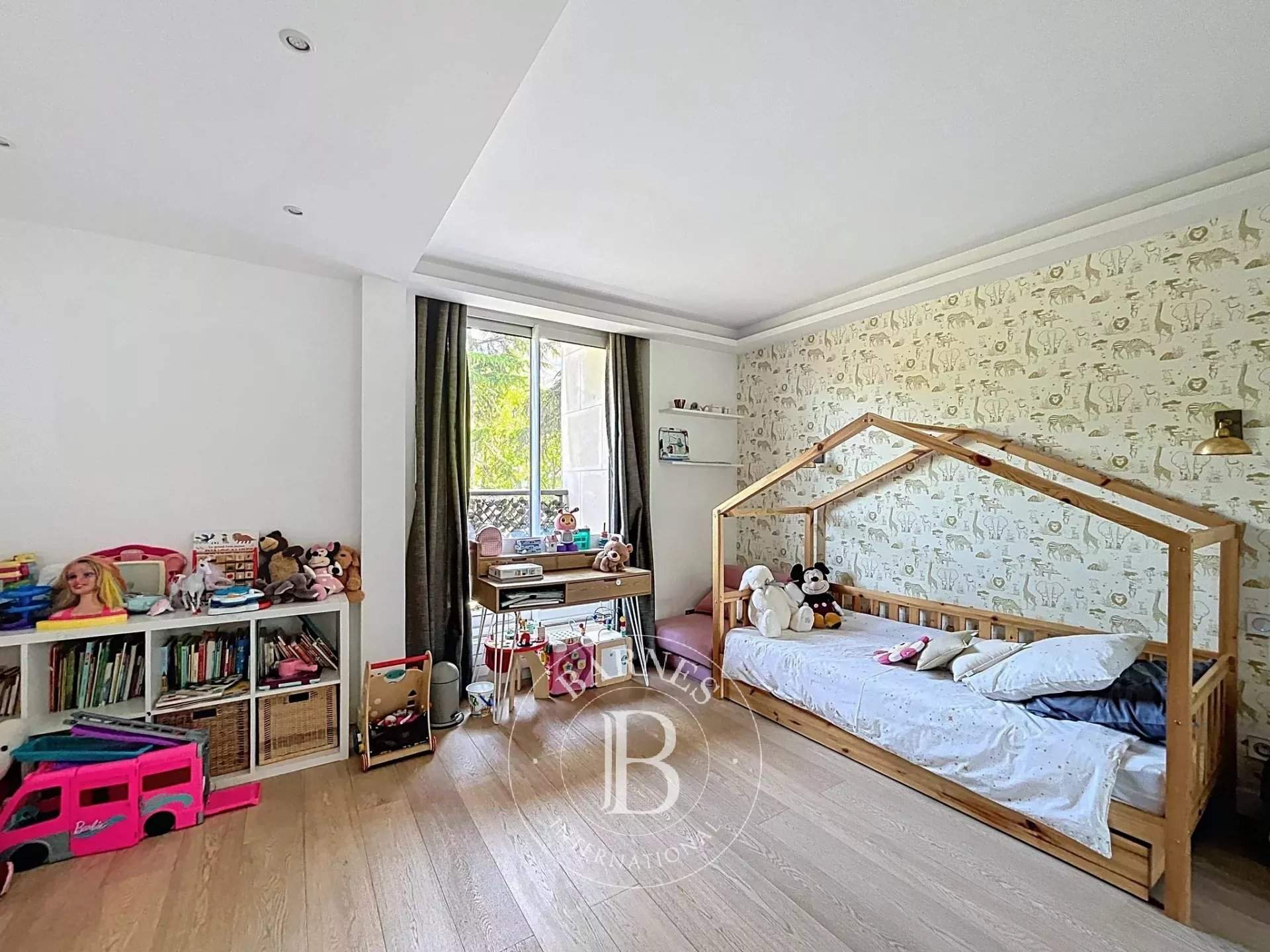 Neuilly-sur-Seine  - Appartement 5 Pièces 3 Chambres - picture 9