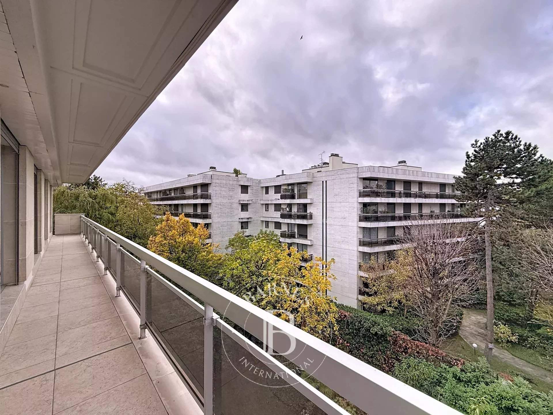 Neuilly-sur-Seine  - Apartment 3 Bedrooms - picture 6