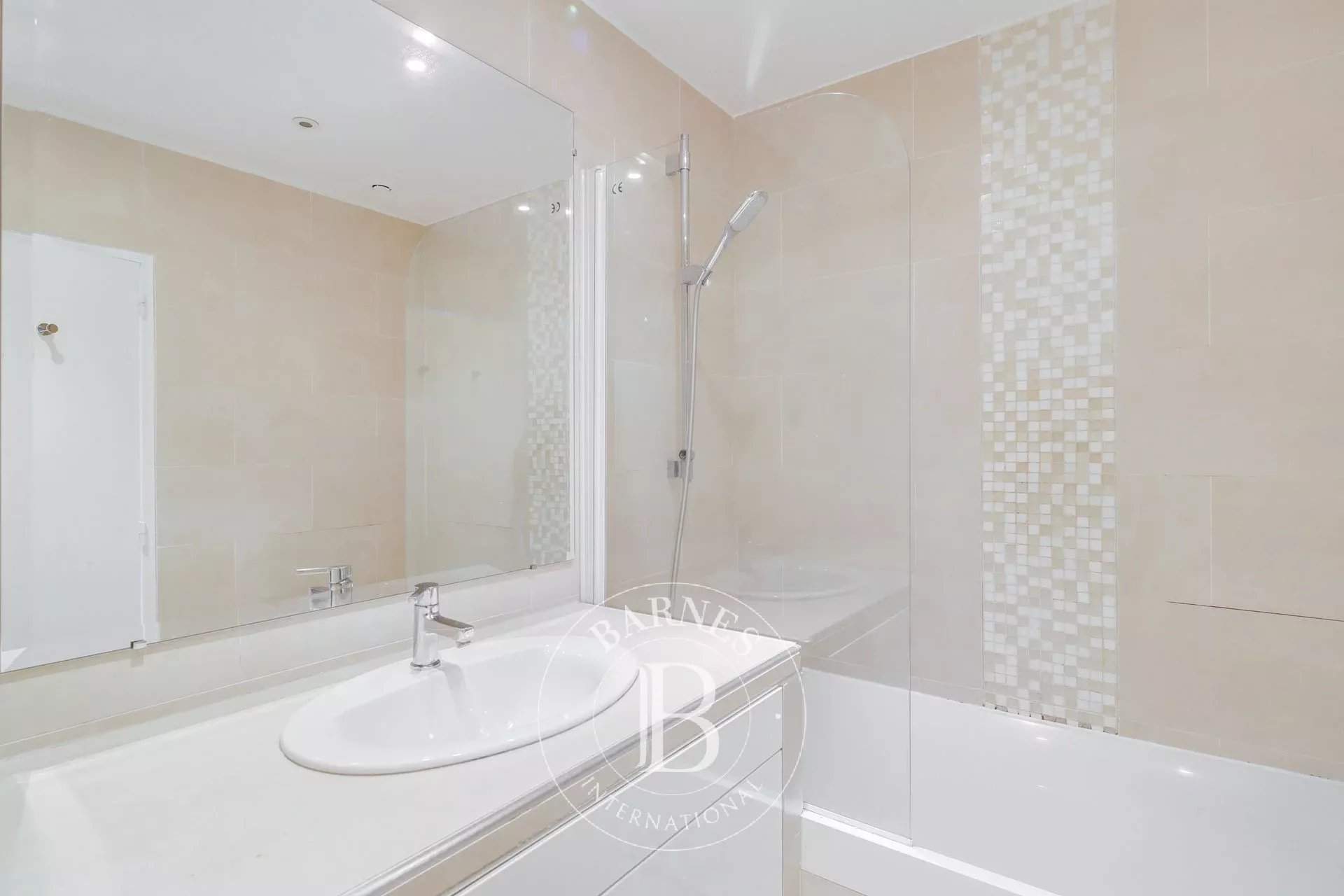 Neuilly-sur-Seine  - Apartment 3 Bedrooms - picture 11
