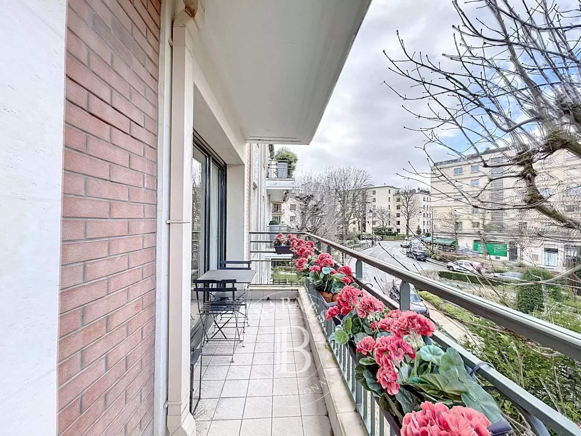 Neuilly-sur-Seine  - Apartment 3 Bedrooms - picture 7