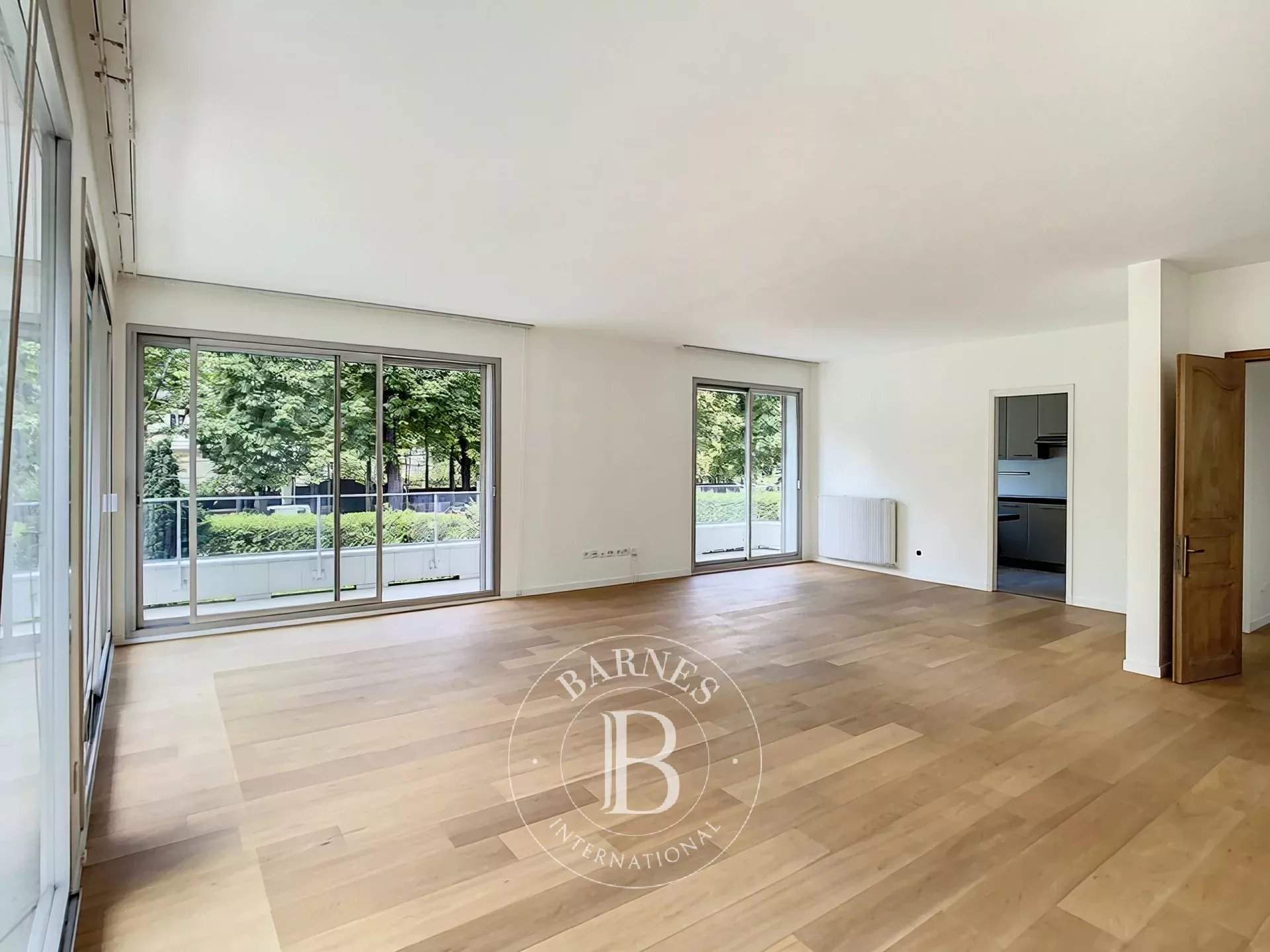 Neuilly-sur-Seine  - Apartment 3 Bedrooms - picture 1