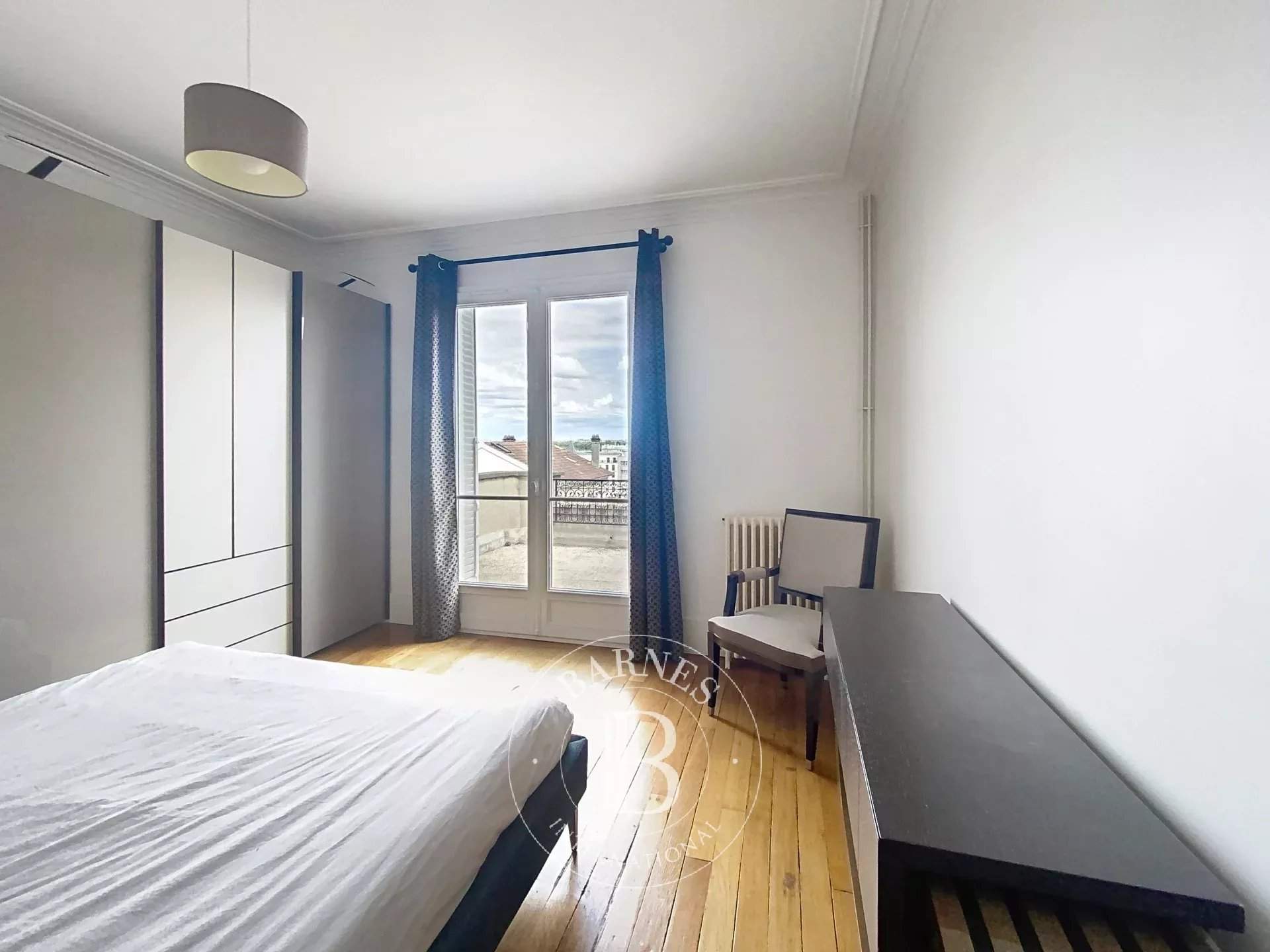 Suresnes  - House 5 Bedrooms - picture 9