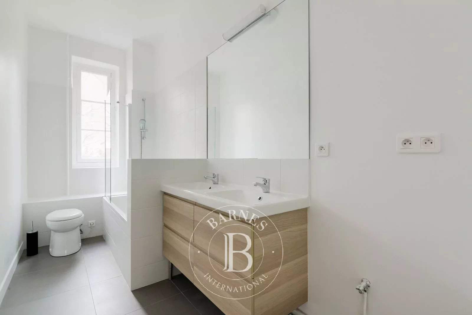 Neuilly-sur-Seine  - Appartement 6 Pièces 3 Chambres - picture 11