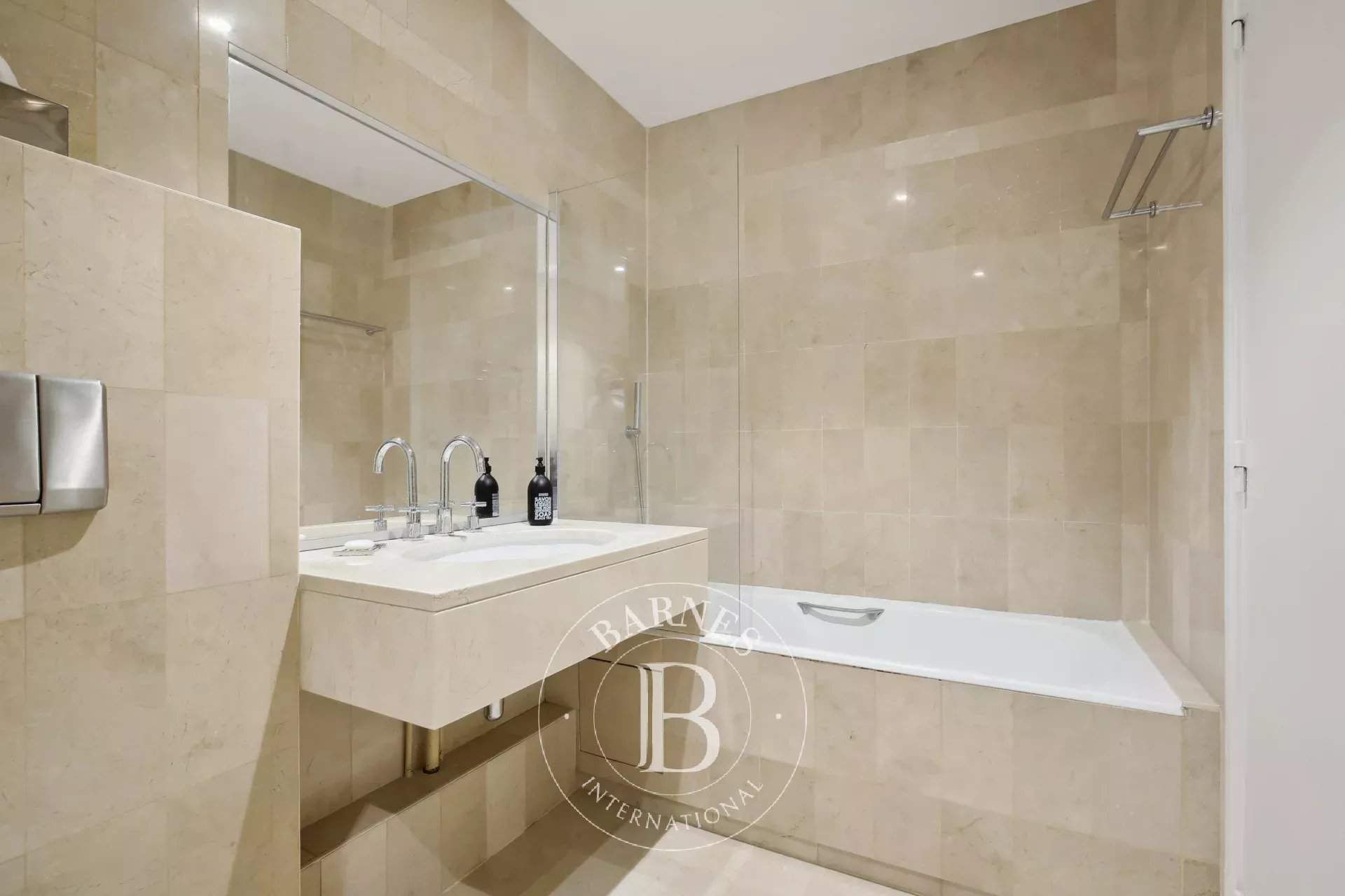 Neuilly-sur-Seine  - Apartment 3 Bedrooms - picture 11