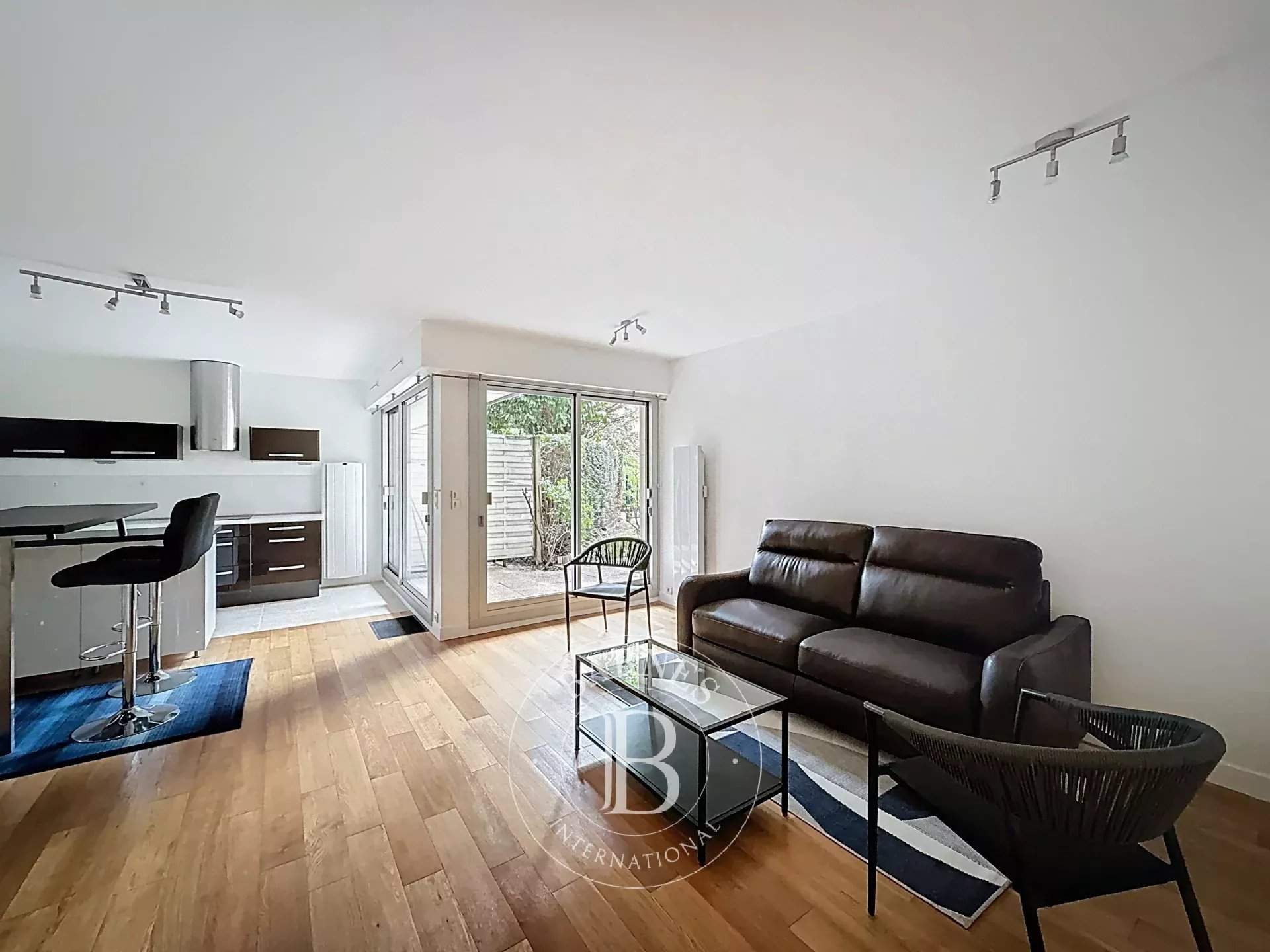 Neuilly-sur-Seine  - Apartment 2 Bedrooms - picture 1